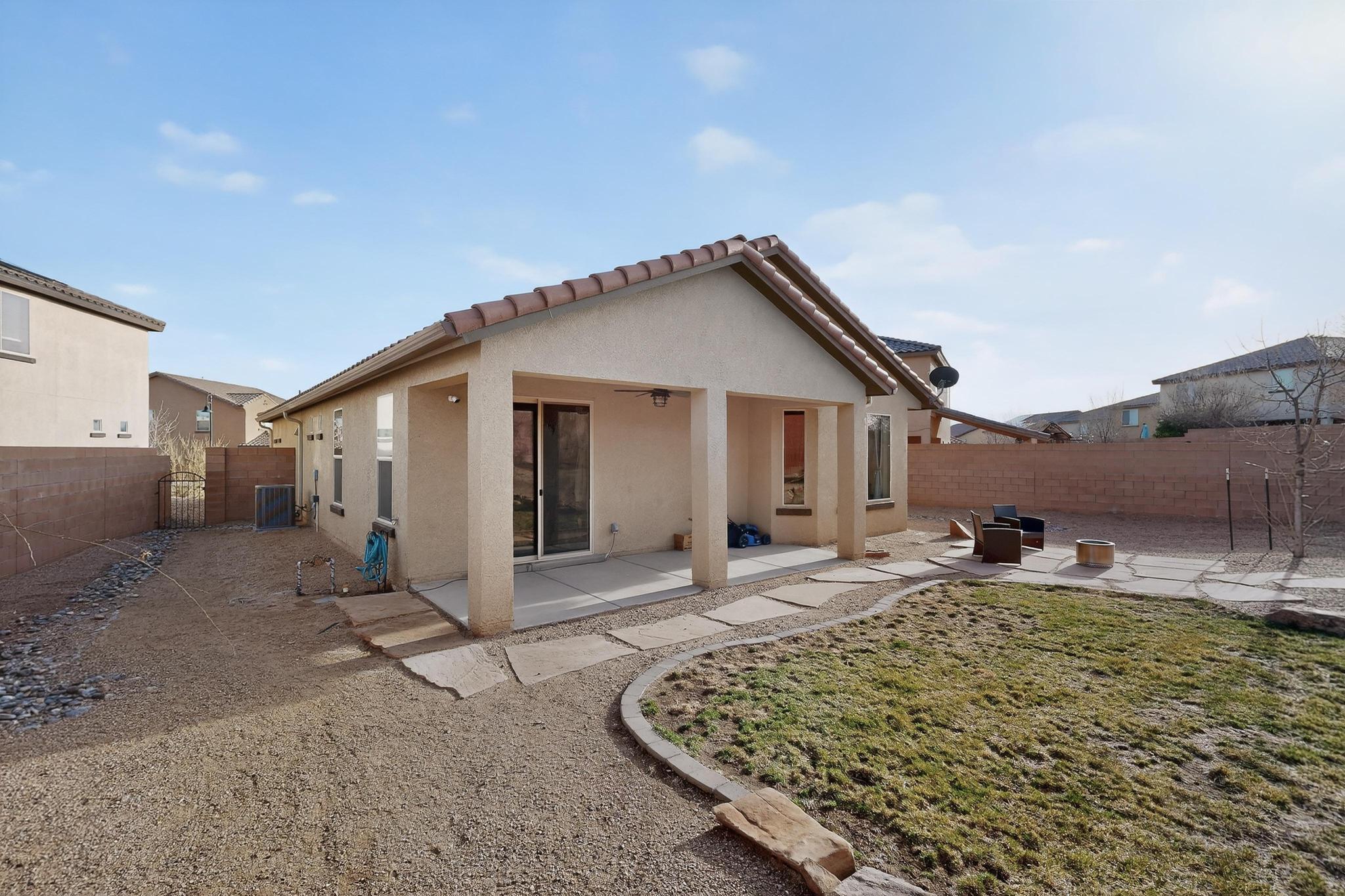 3517 Llano Vista Loop NE
