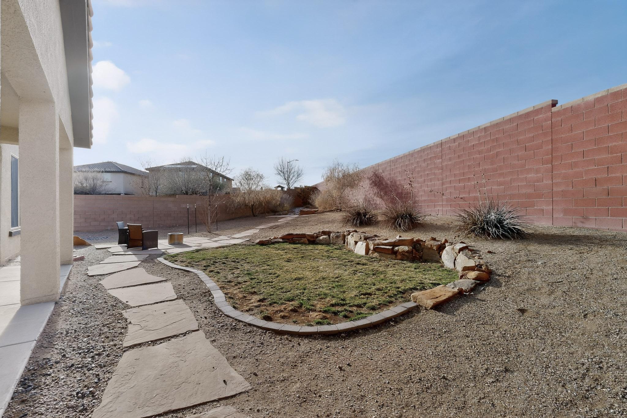 3517 Llano Vista Loop NE