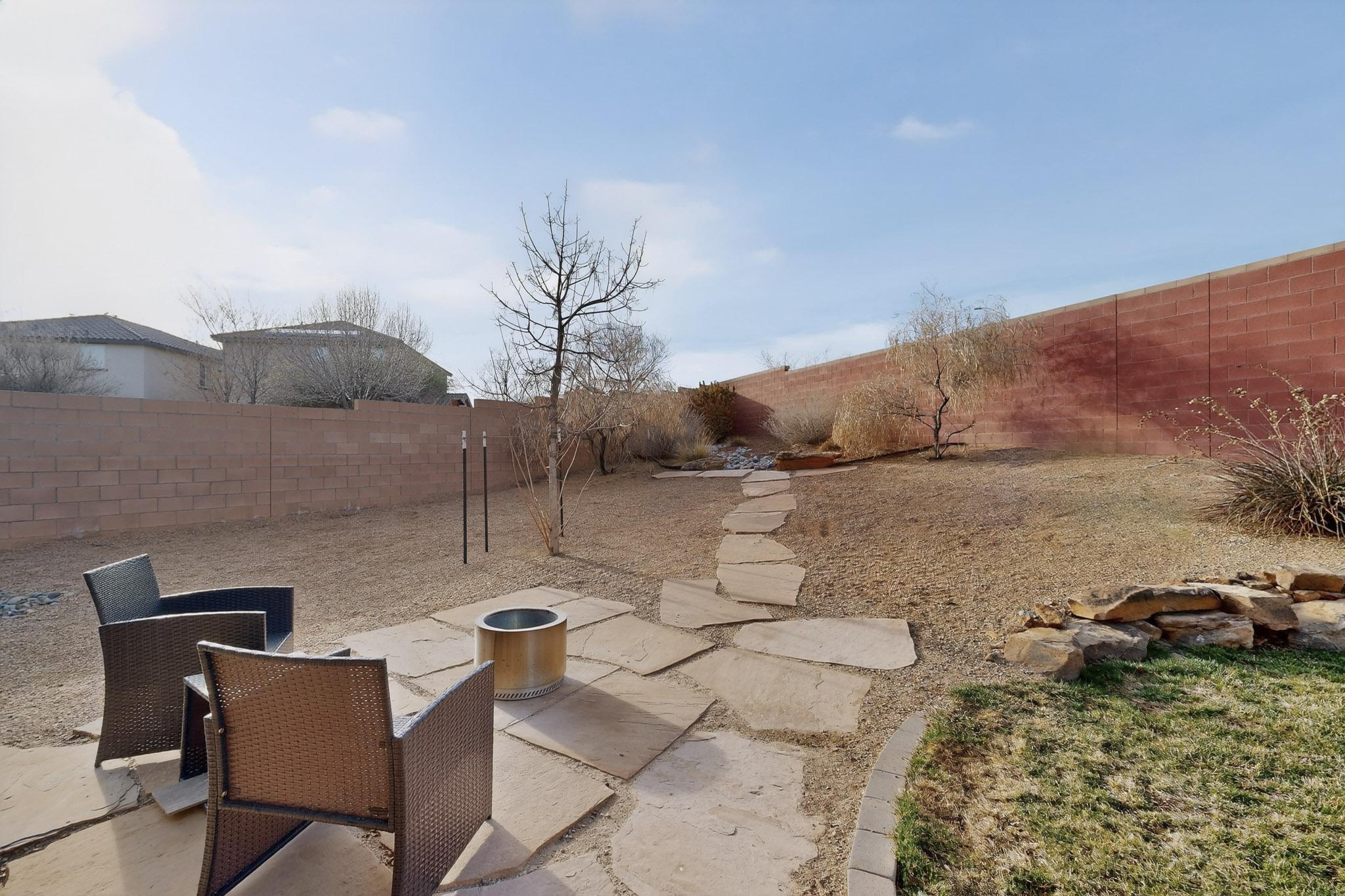 3517 Llano Vista Loop NE