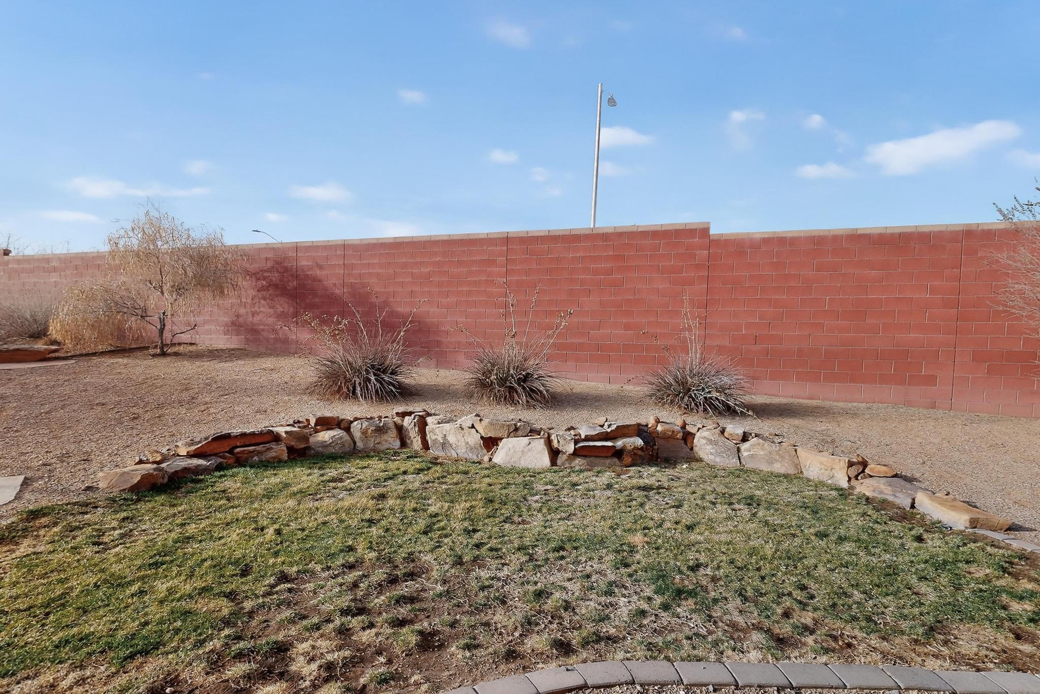 3517 Llano Vista Loop NE