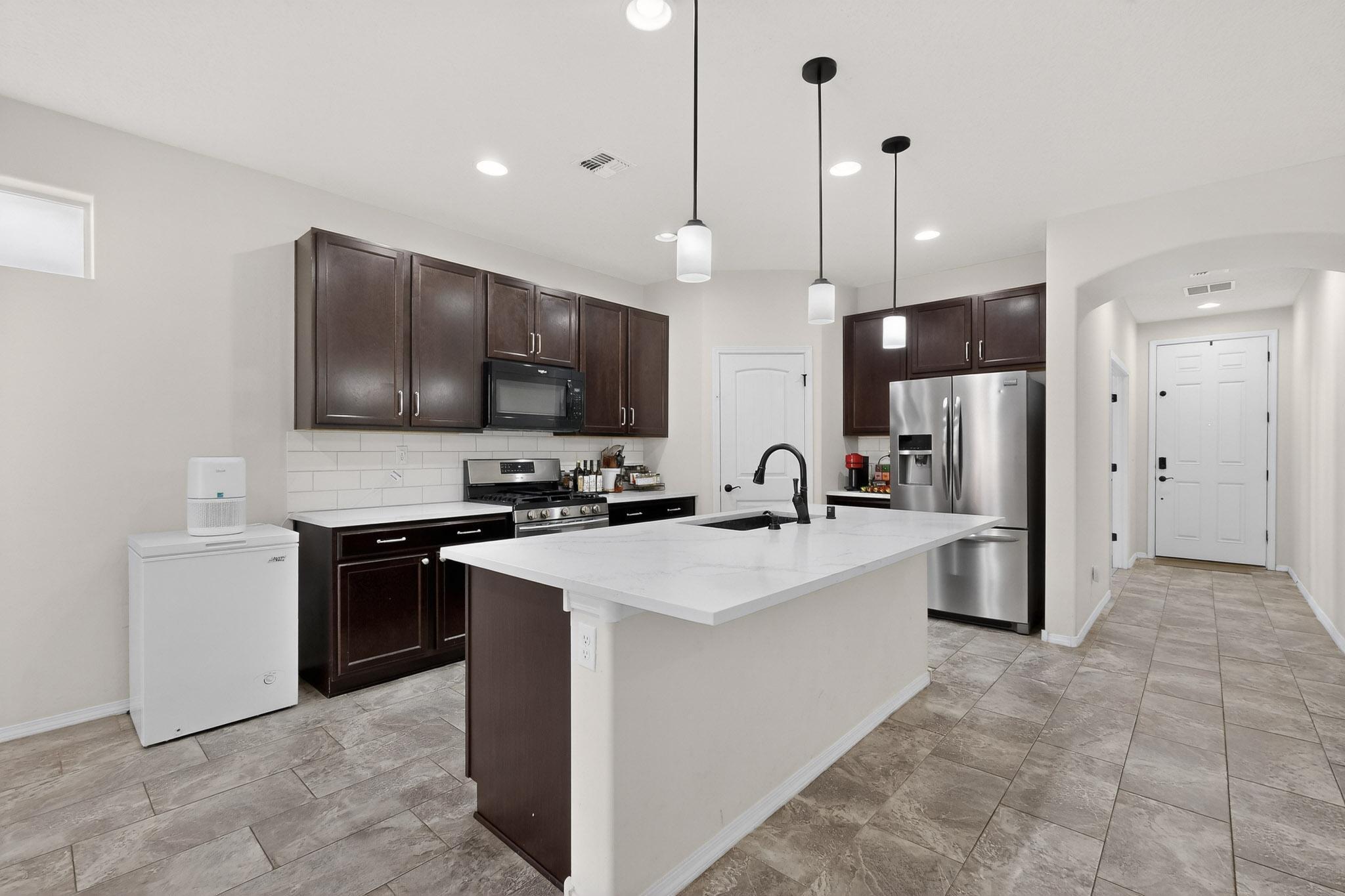 3517 Llano Vista Loop NE