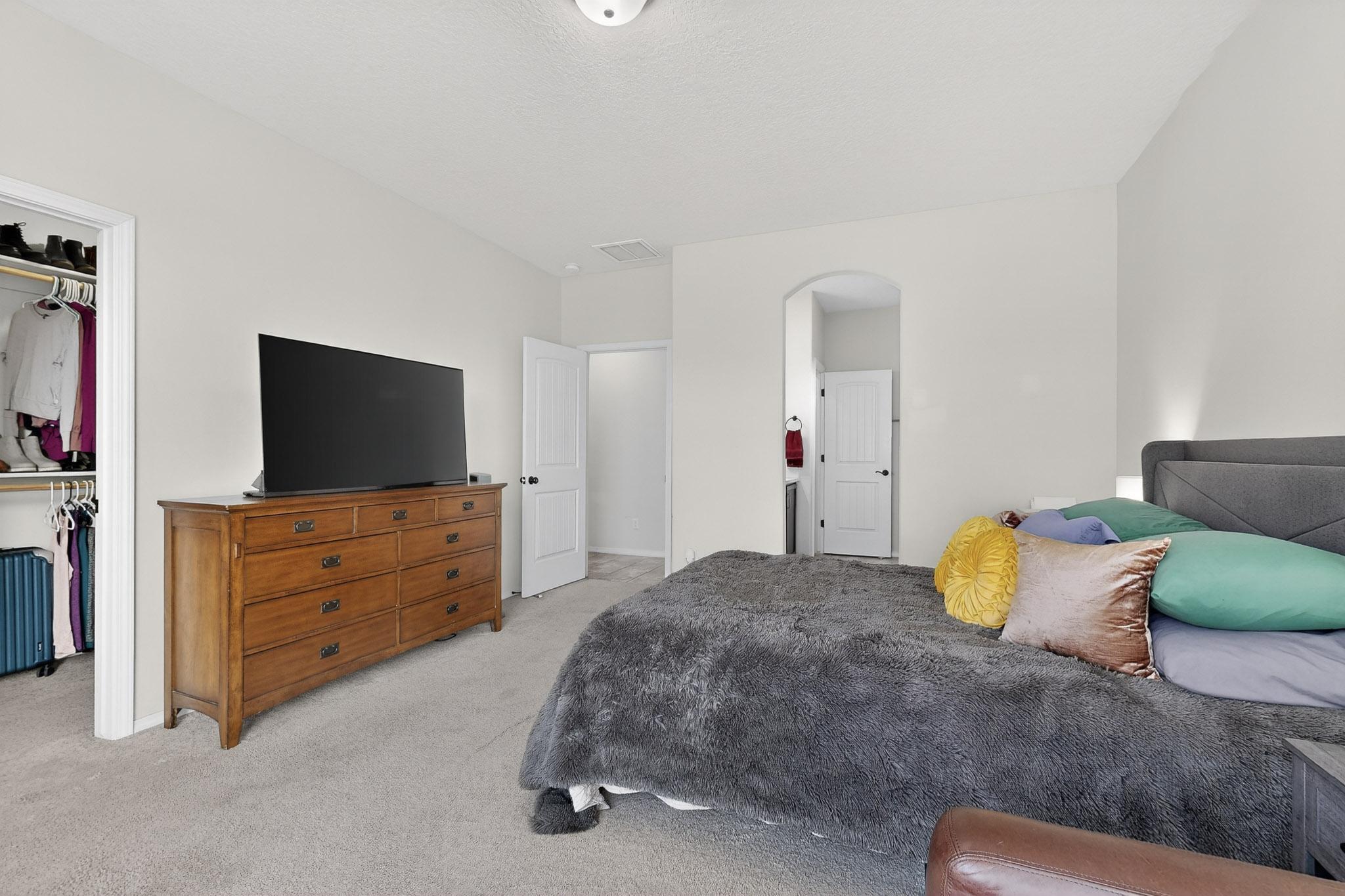 3517 Llano Vista Loop NE