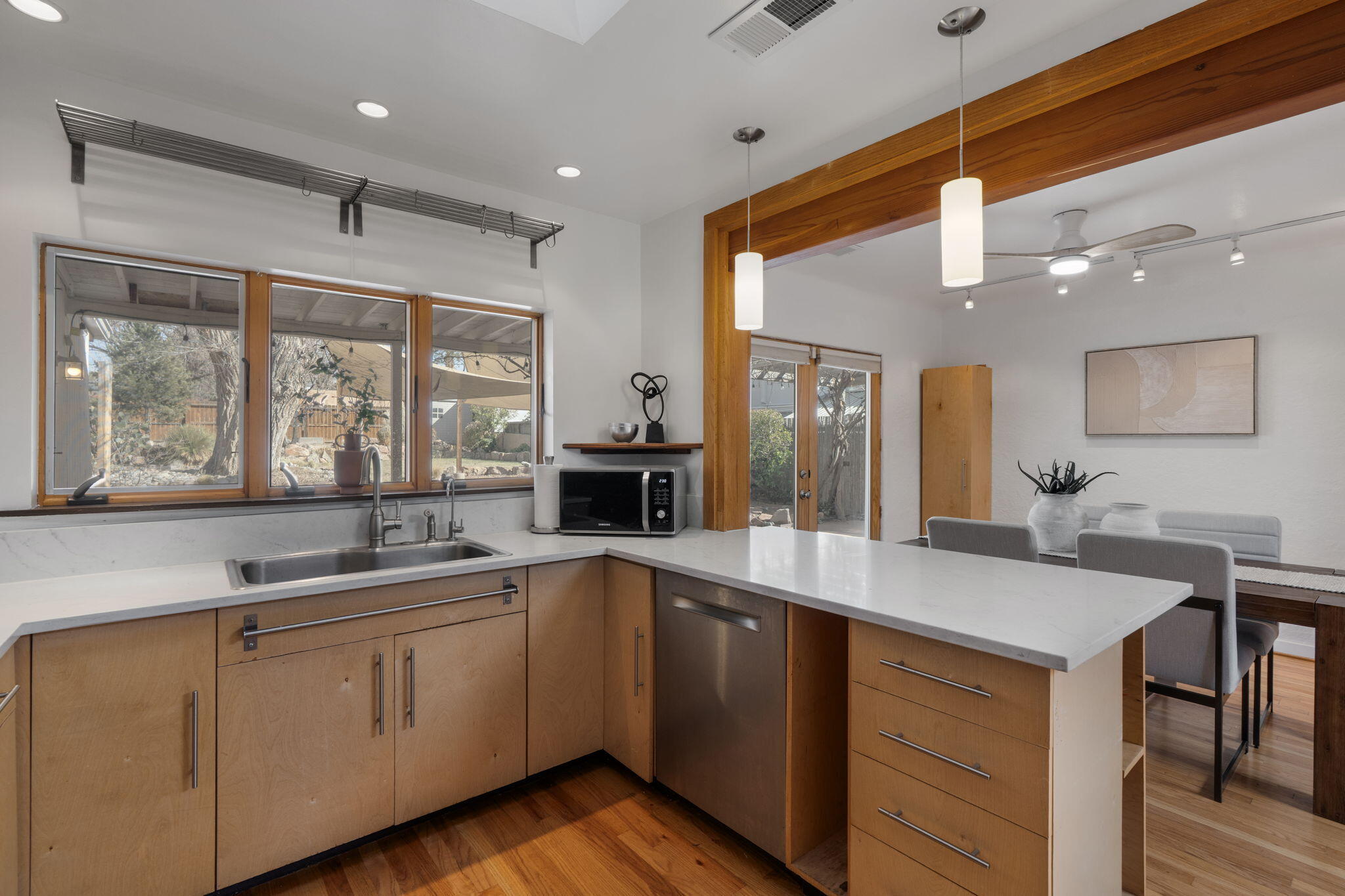 322 AMHERST Drive SE