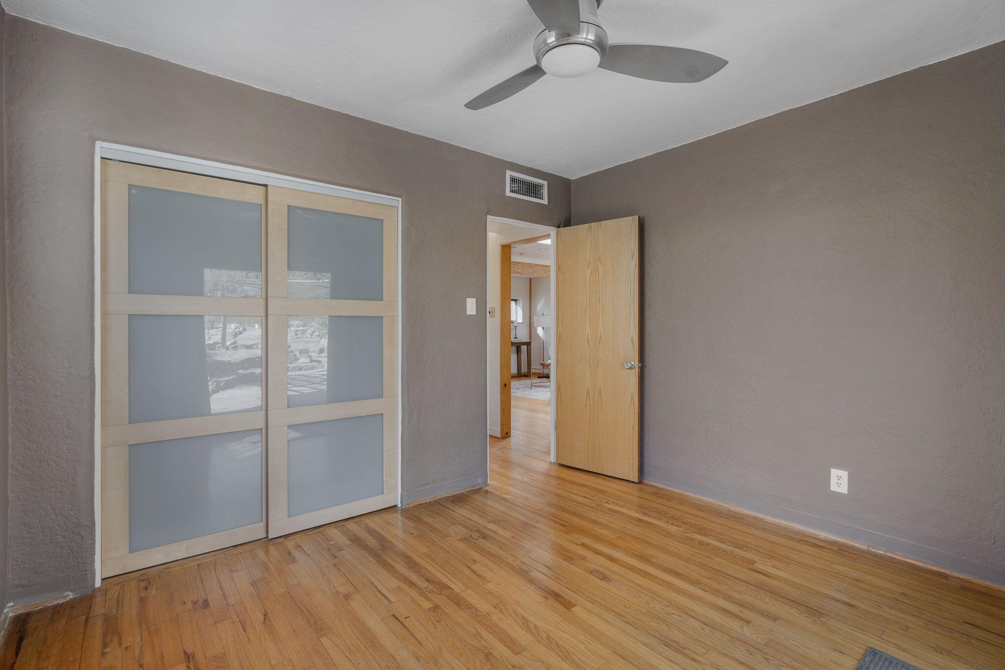 322 AMHERST Drive SE