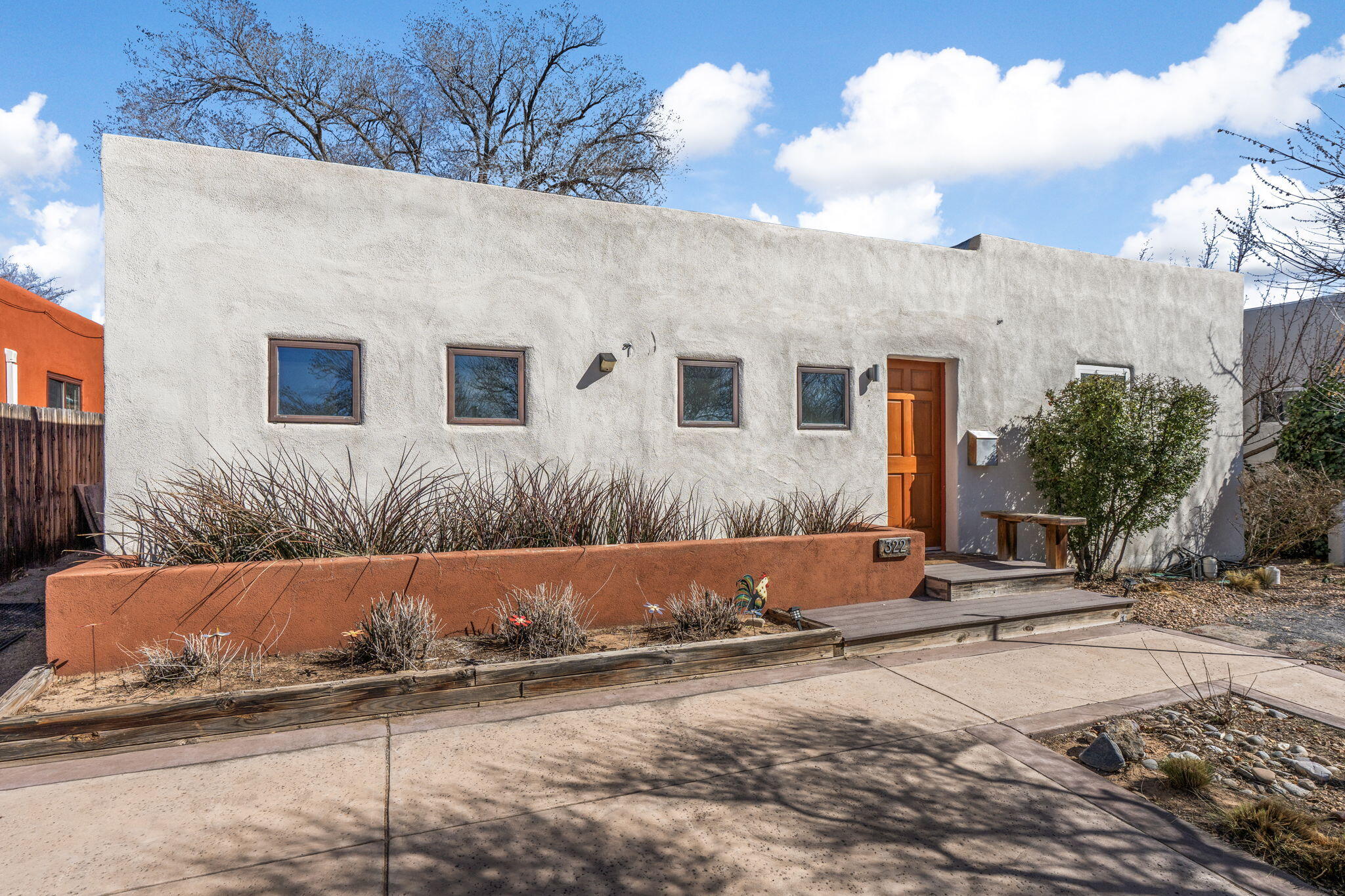 322 AMHERST Drive SE