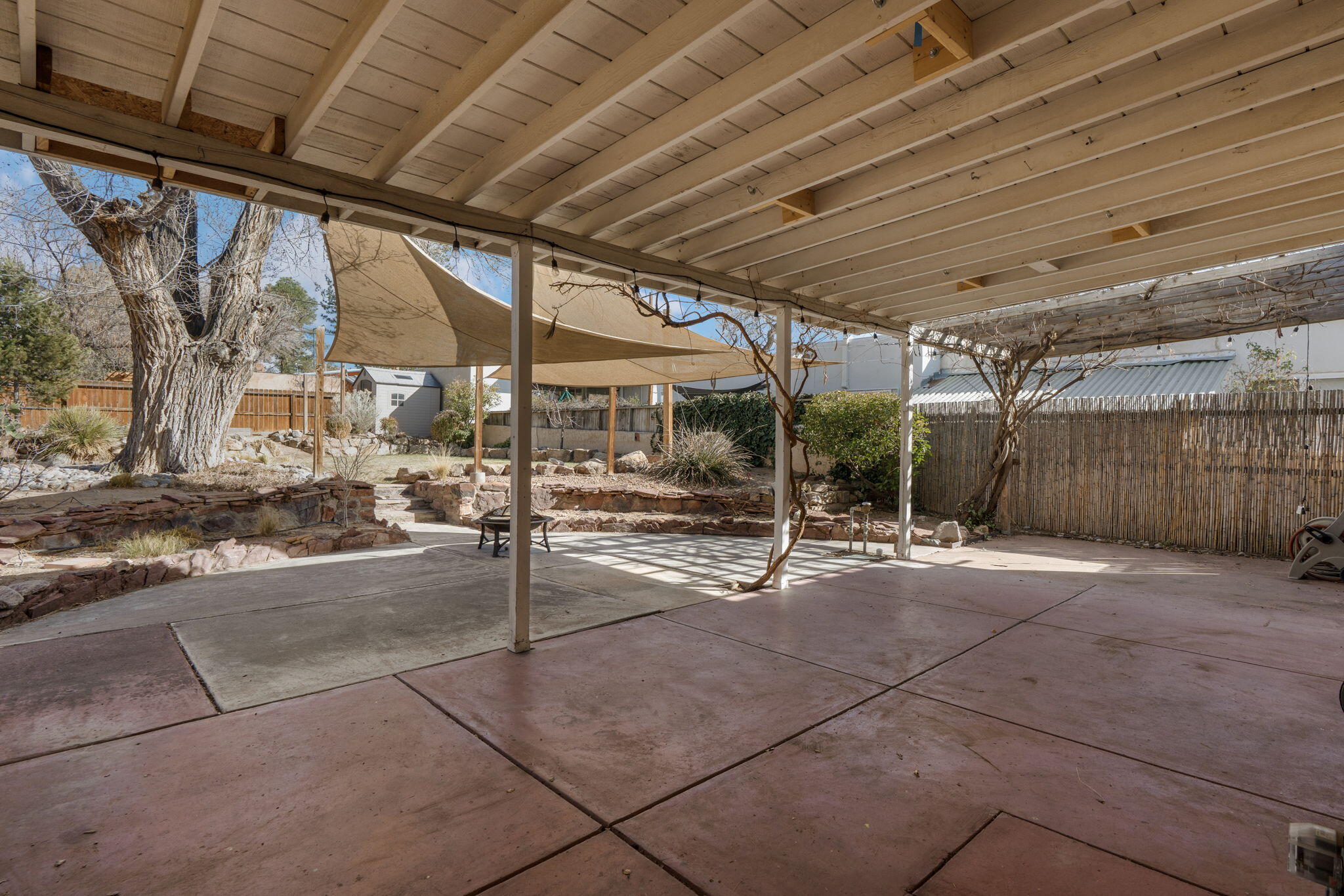 322 AMHERST Drive SE