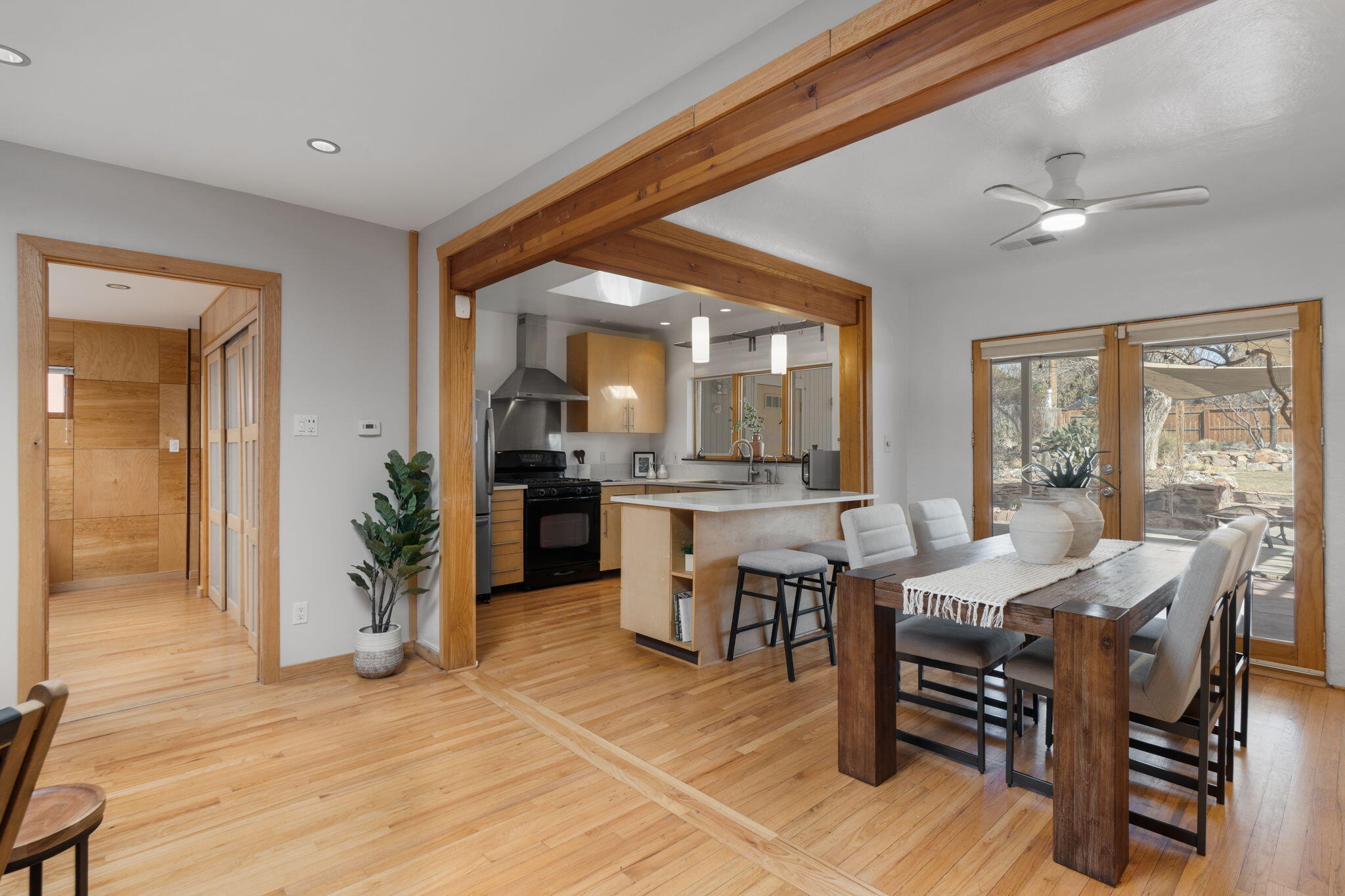 322 AMHERST Drive SE