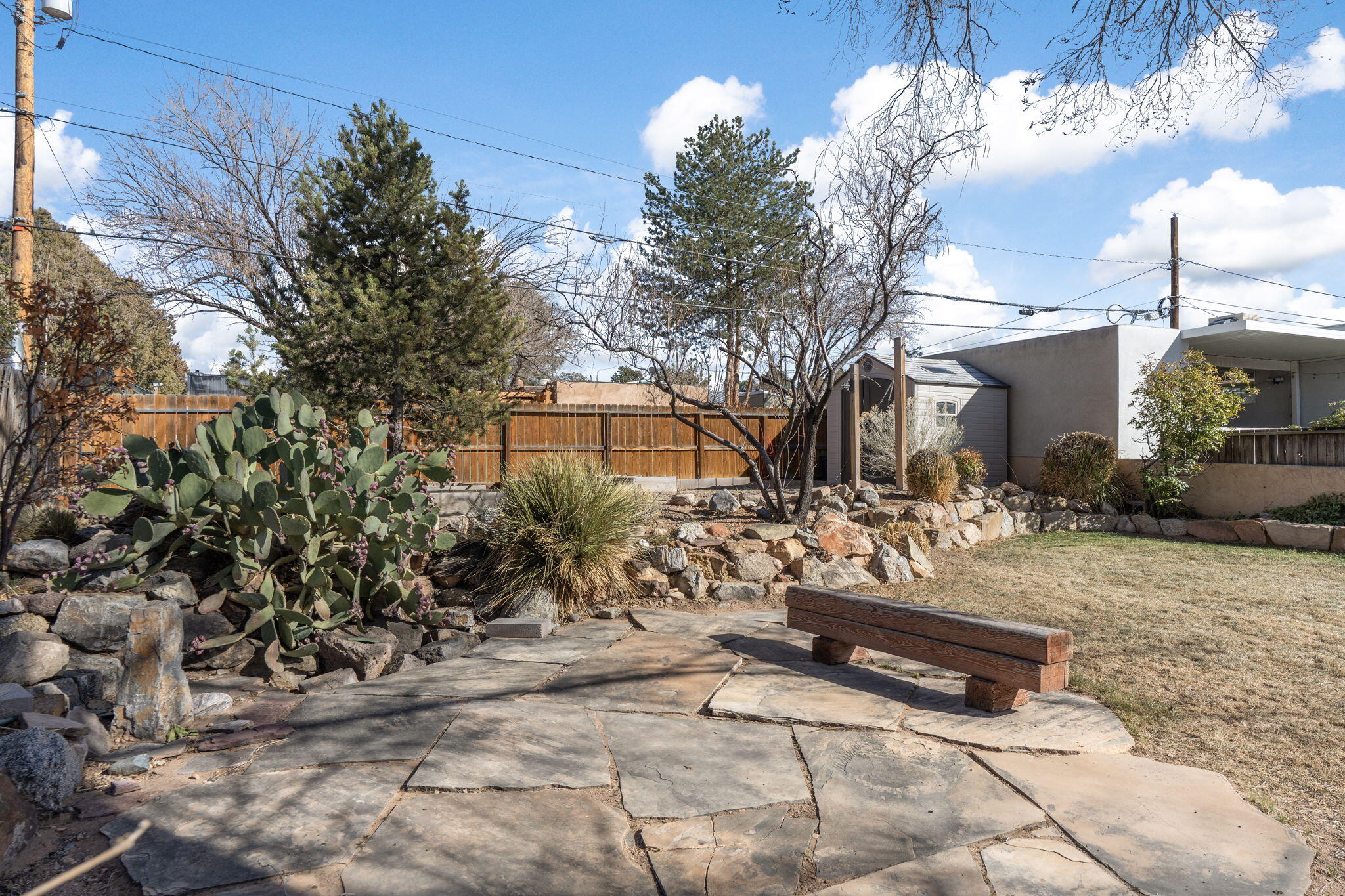 322 AMHERST Drive SE