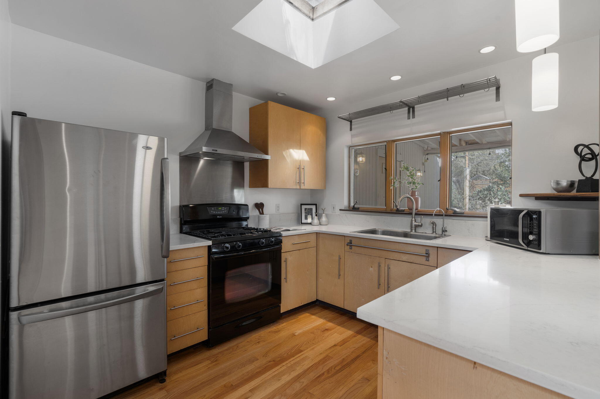 322 AMHERST Drive SE