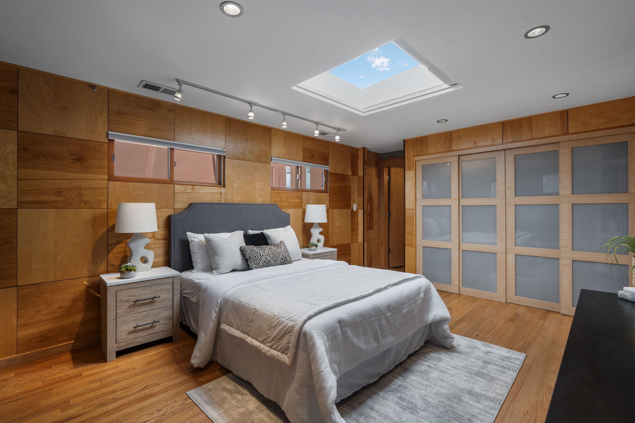 322 AMHERST Drive SE