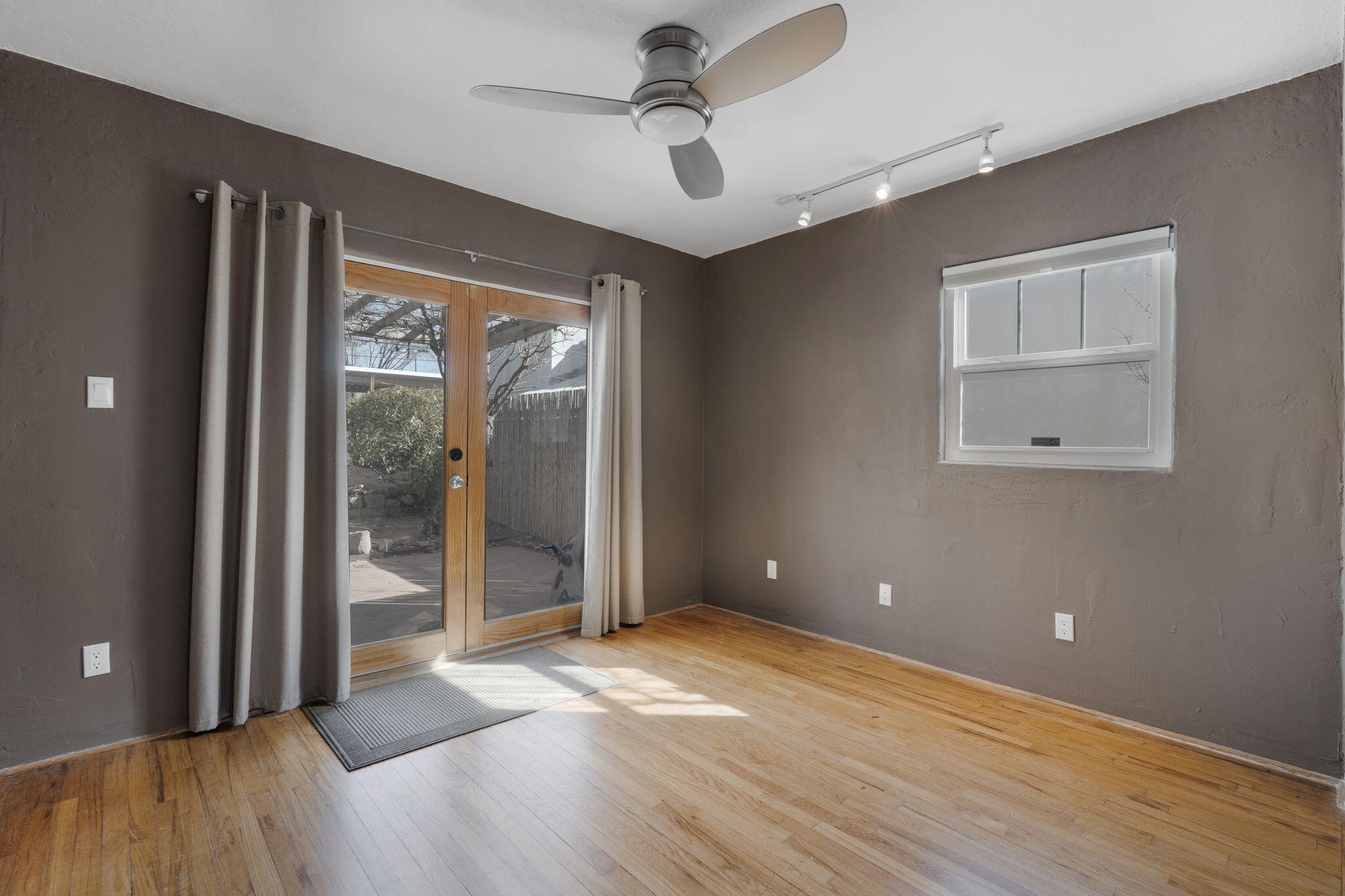 322 AMHERST Drive SE