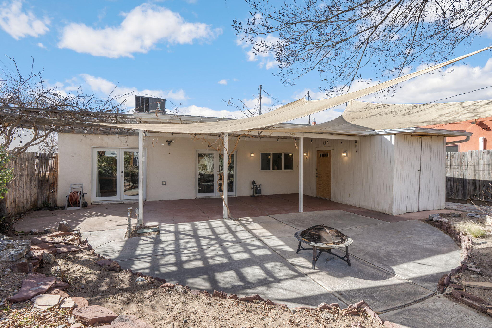 322 AMHERST Drive SE