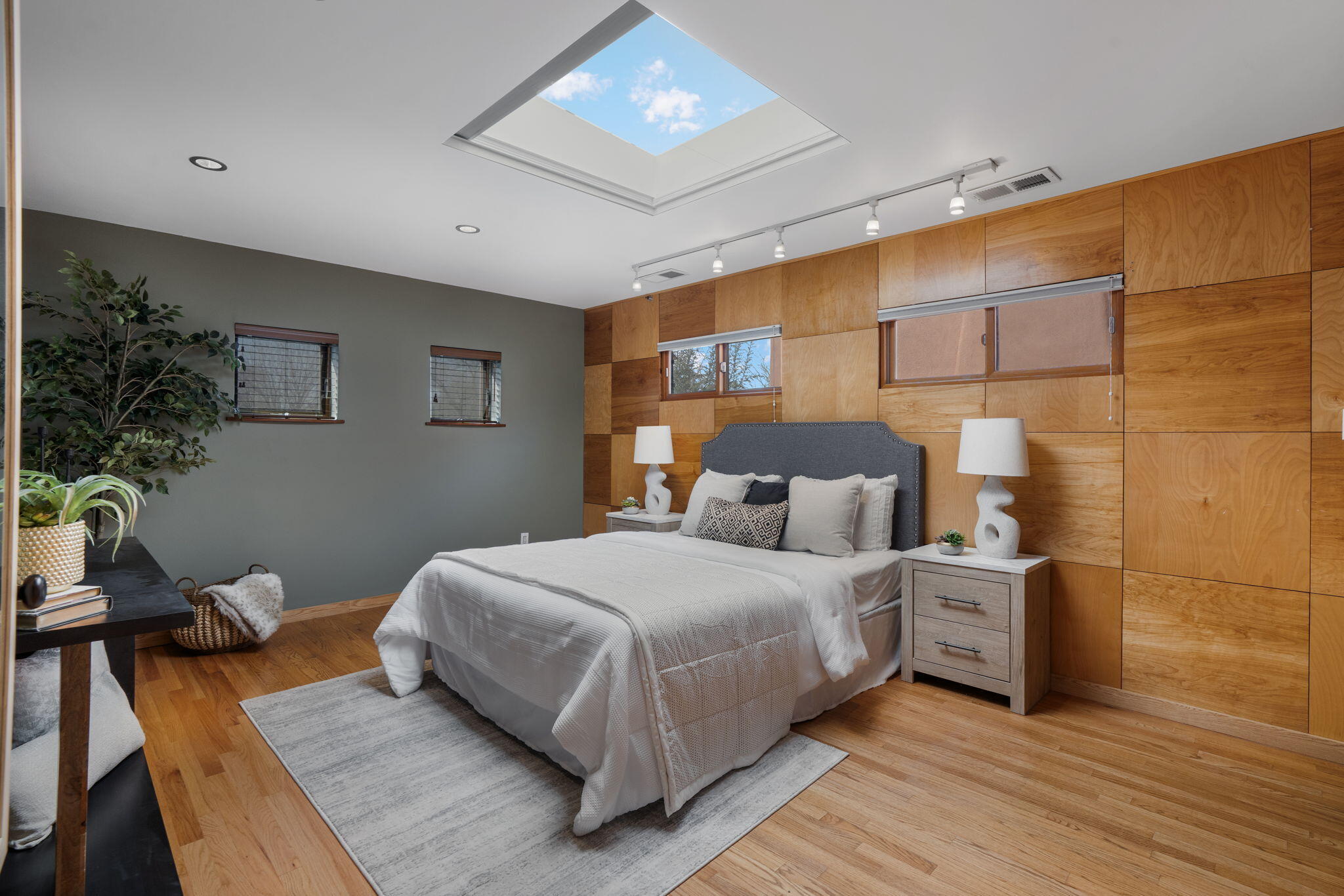 322 AMHERST Drive SE