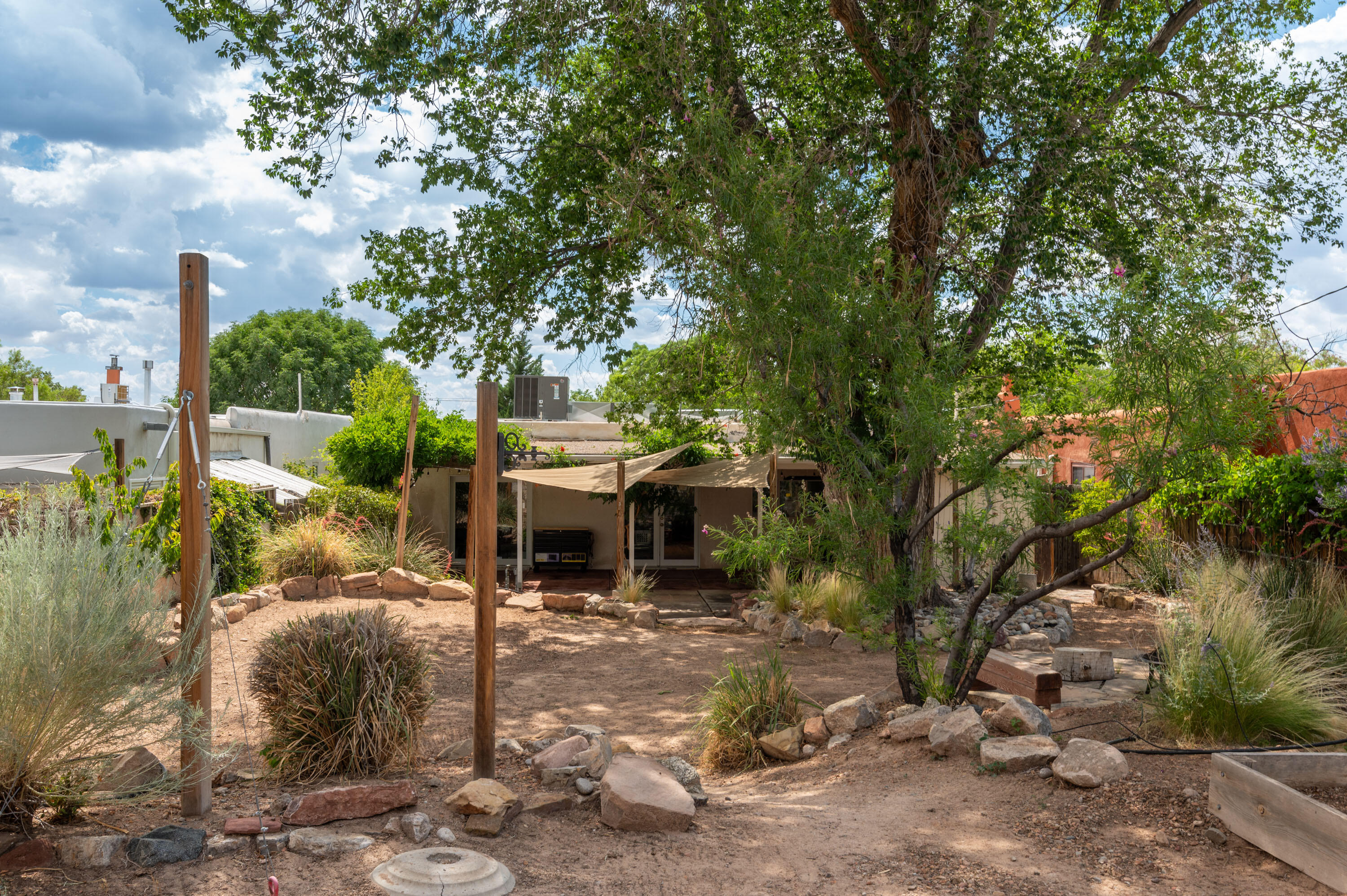 322 AMHERST Drive SE