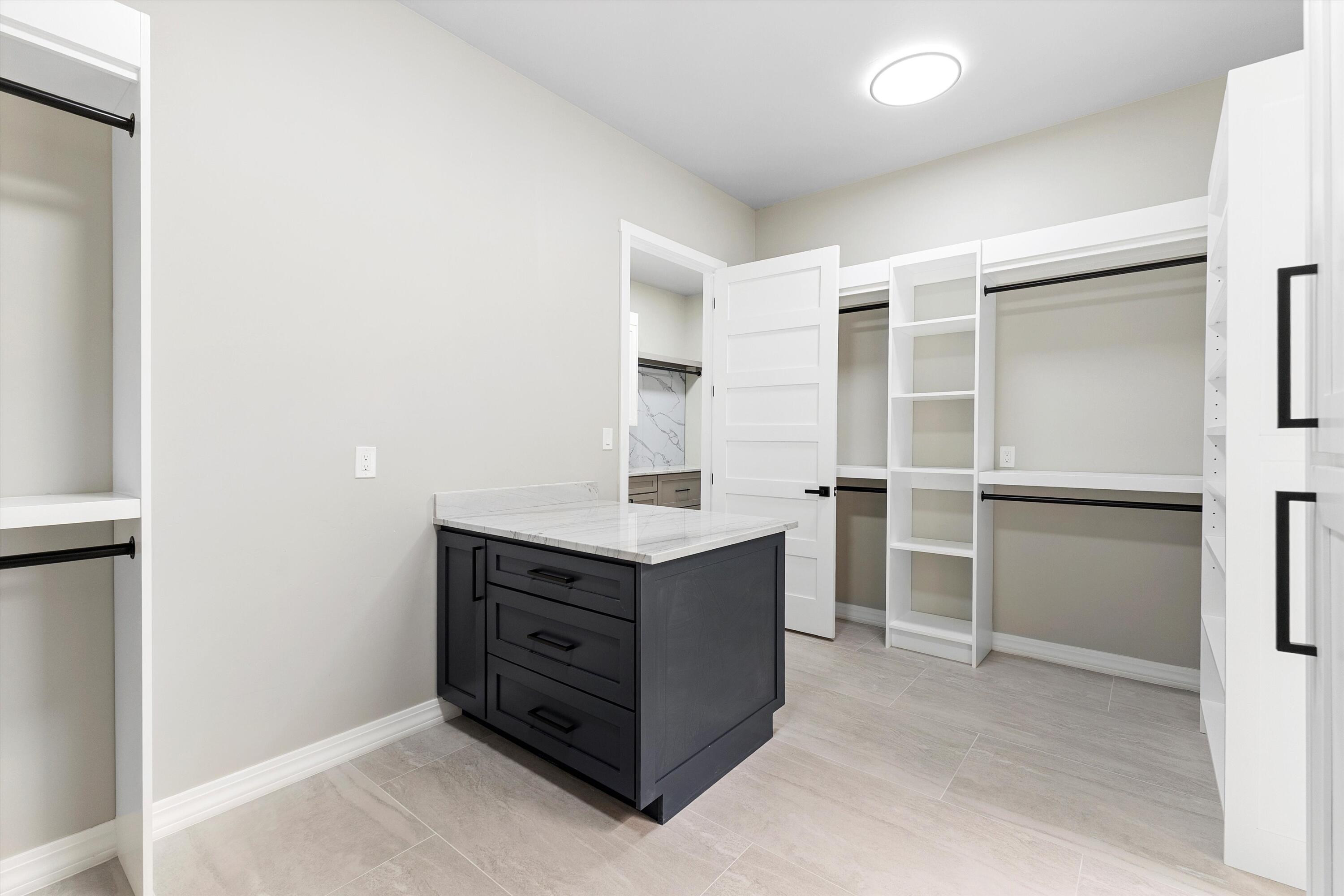 6608 Petirrojo Road NW