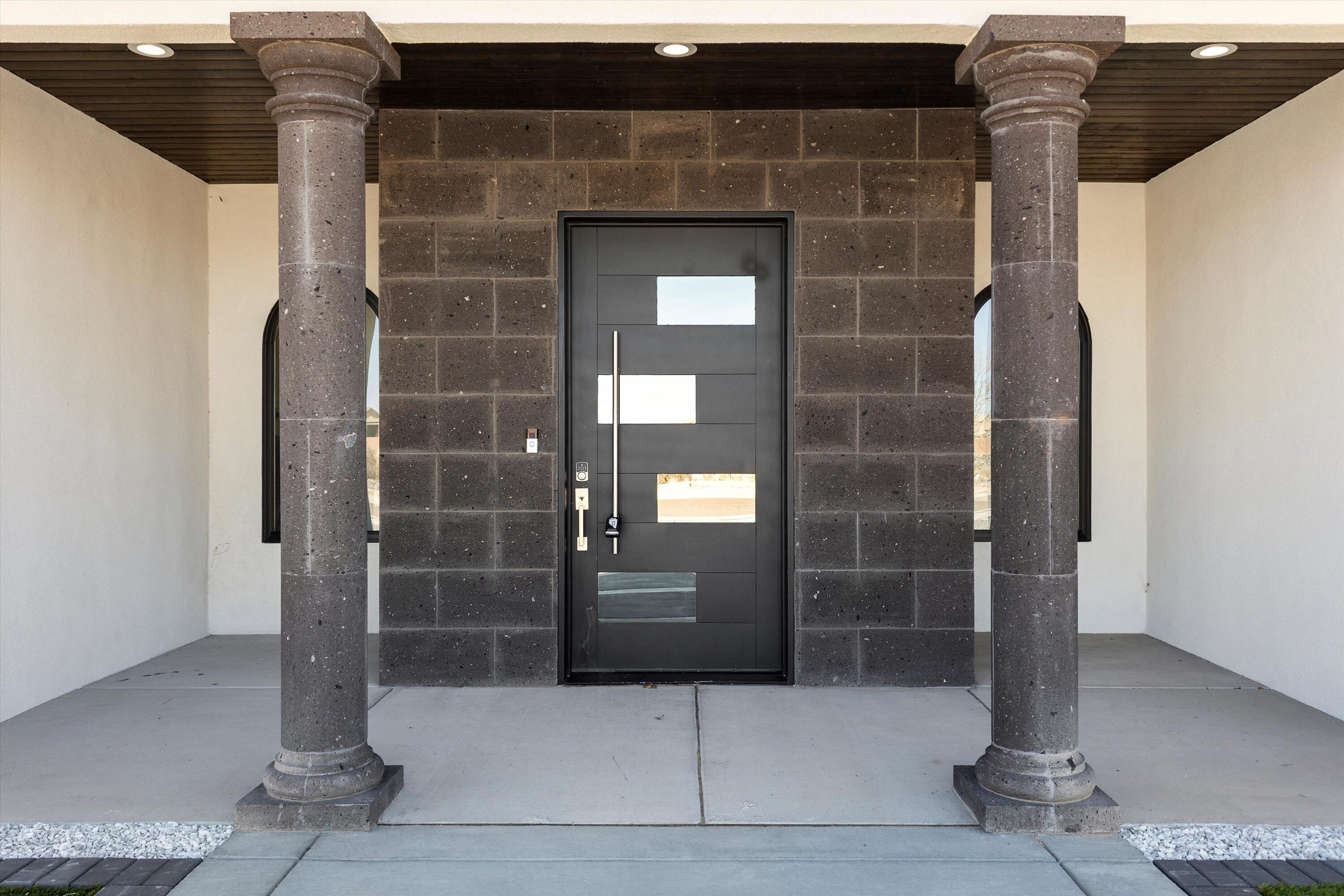 6608 Petirrojo Road NW