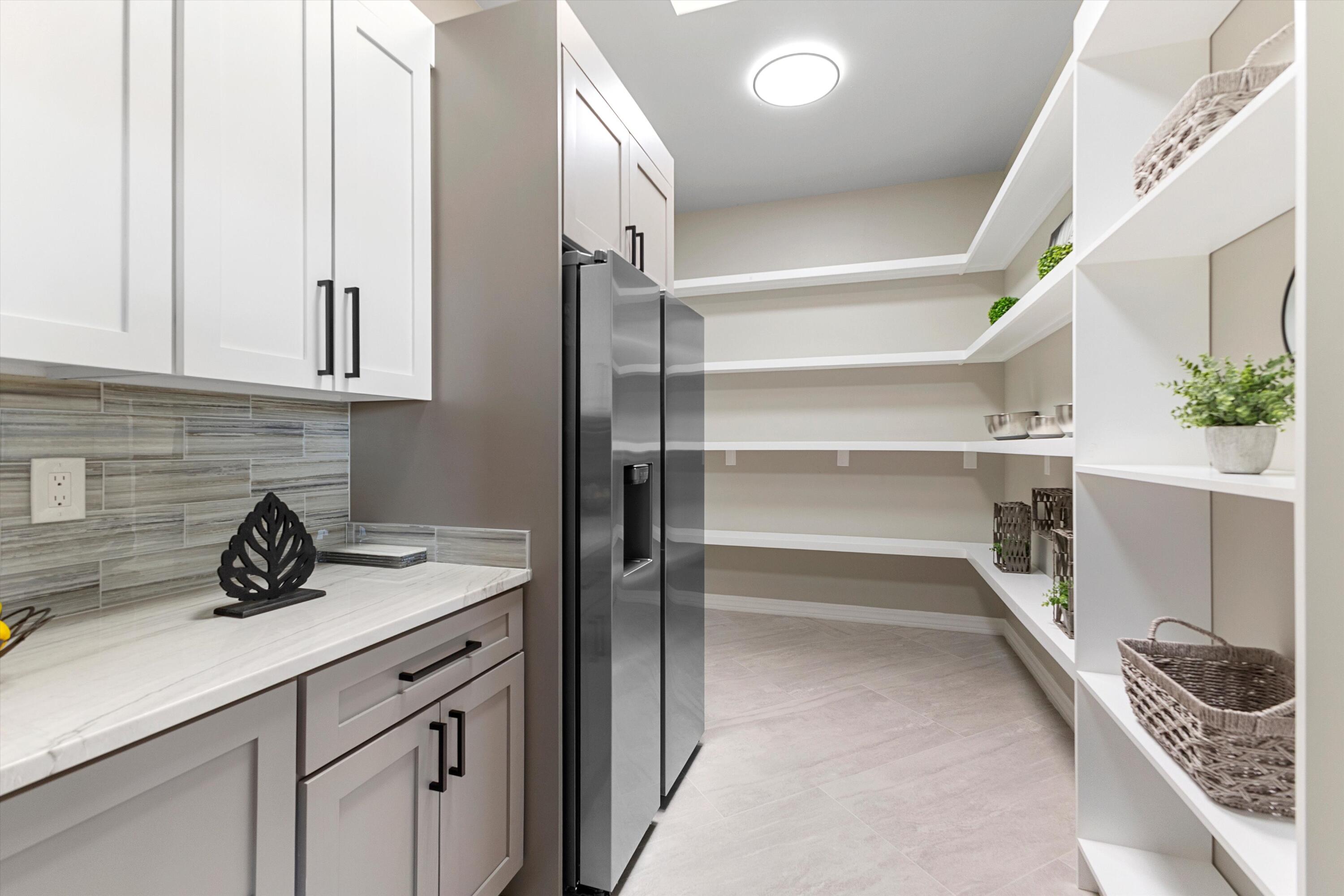 6608 Petirrojo Road NW