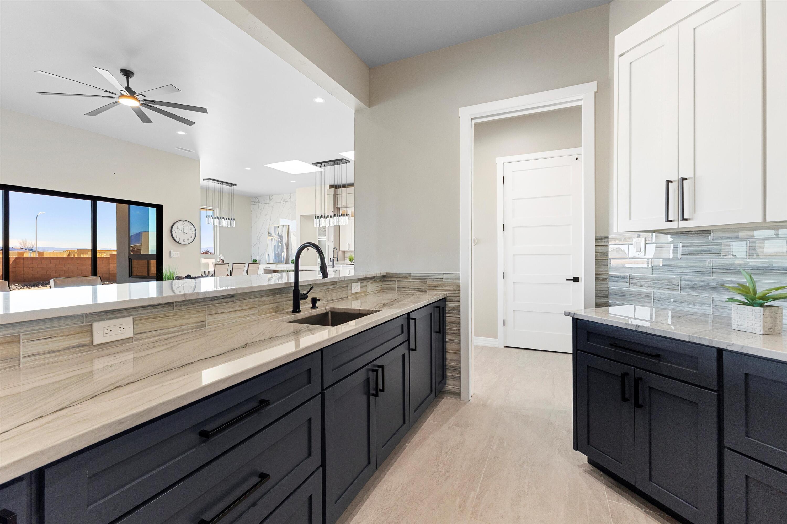 6608 Petirrojo Road NW