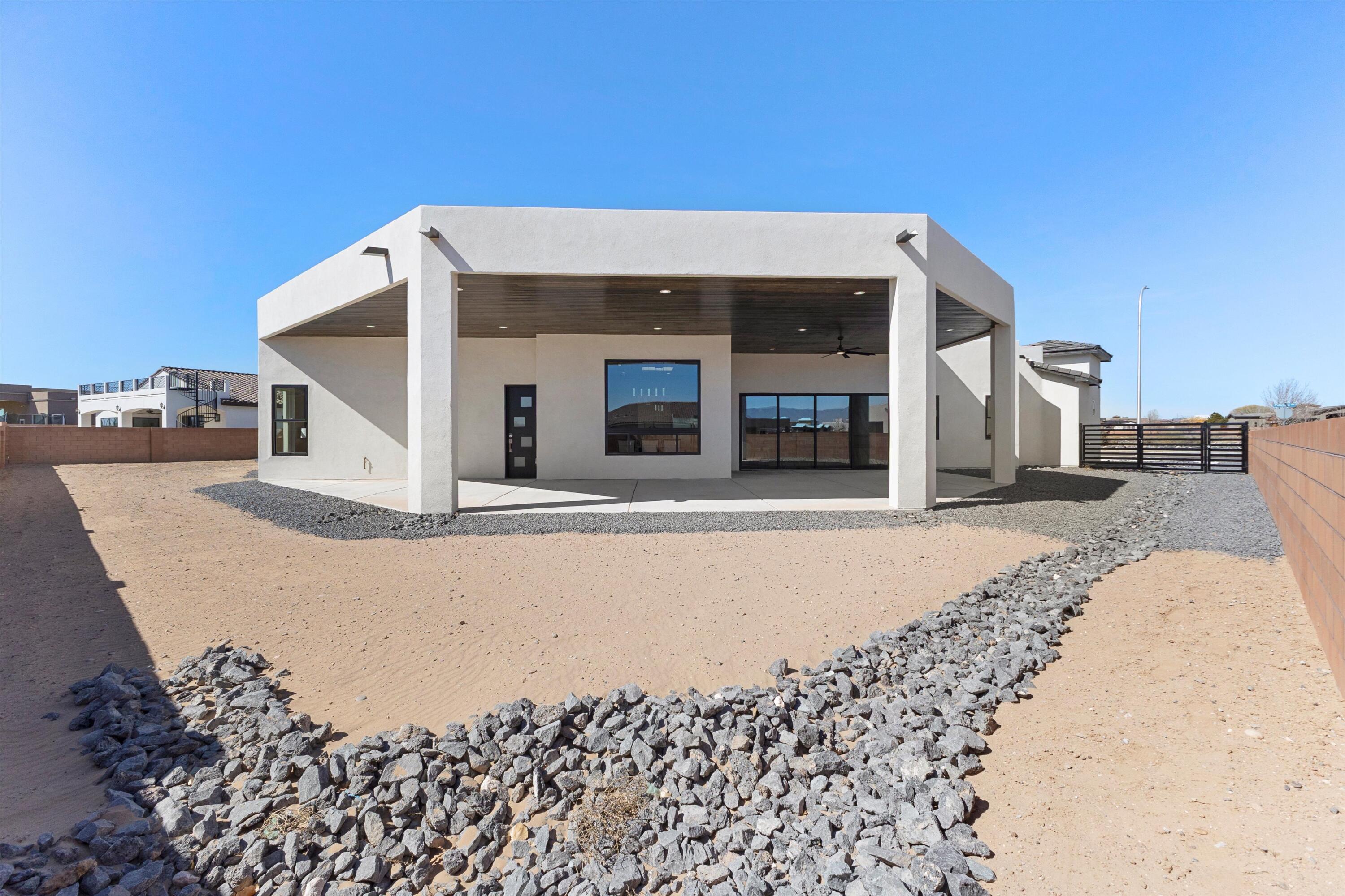 6608 Petirrojo Road NW