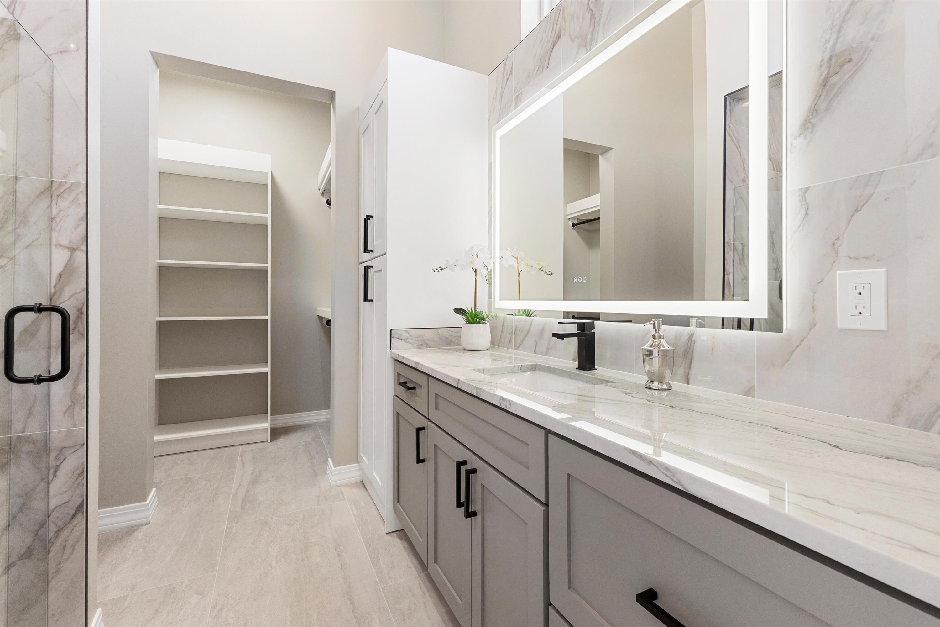 6608 Petirrojo Road NW