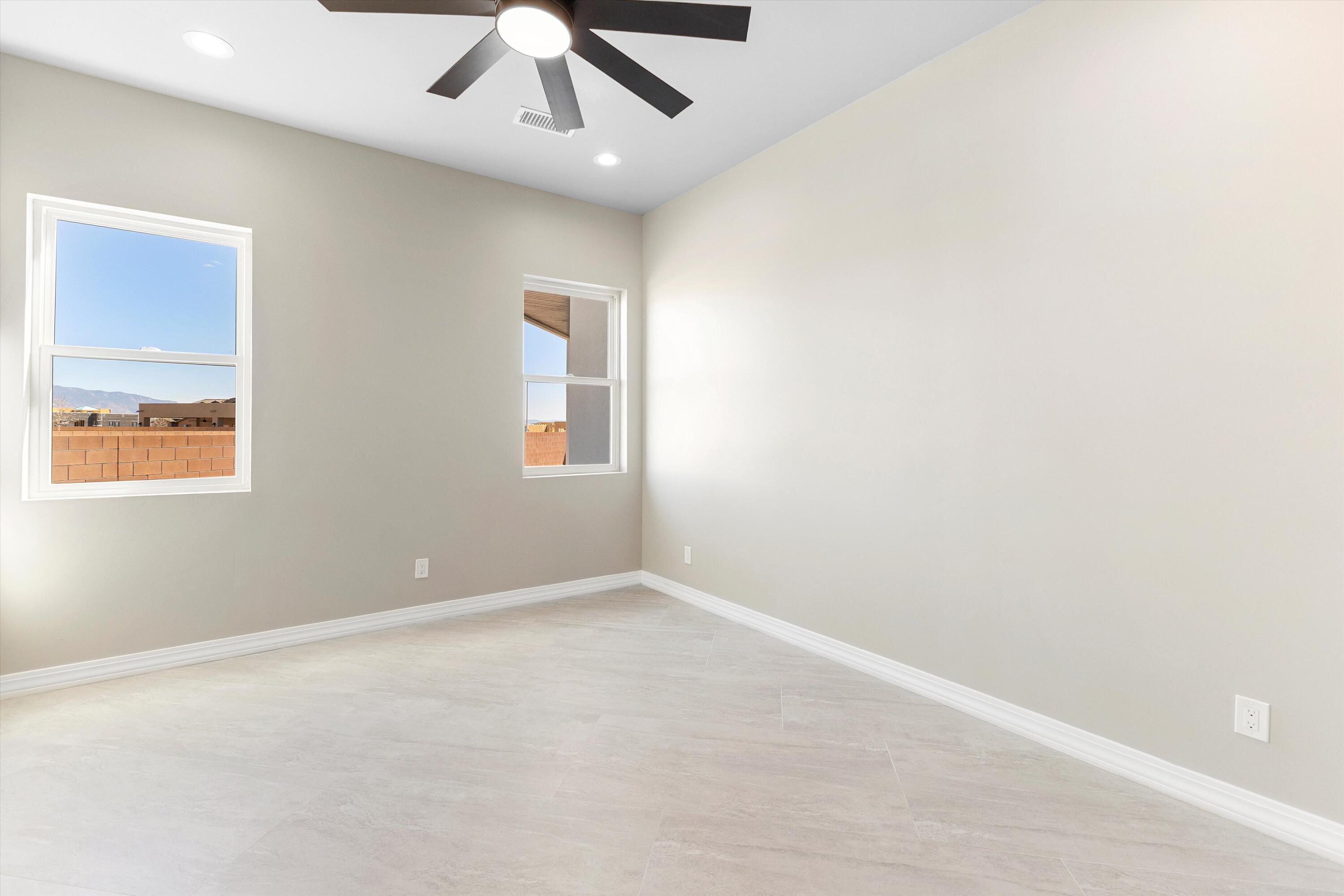 6608 Petirrojo Road NW