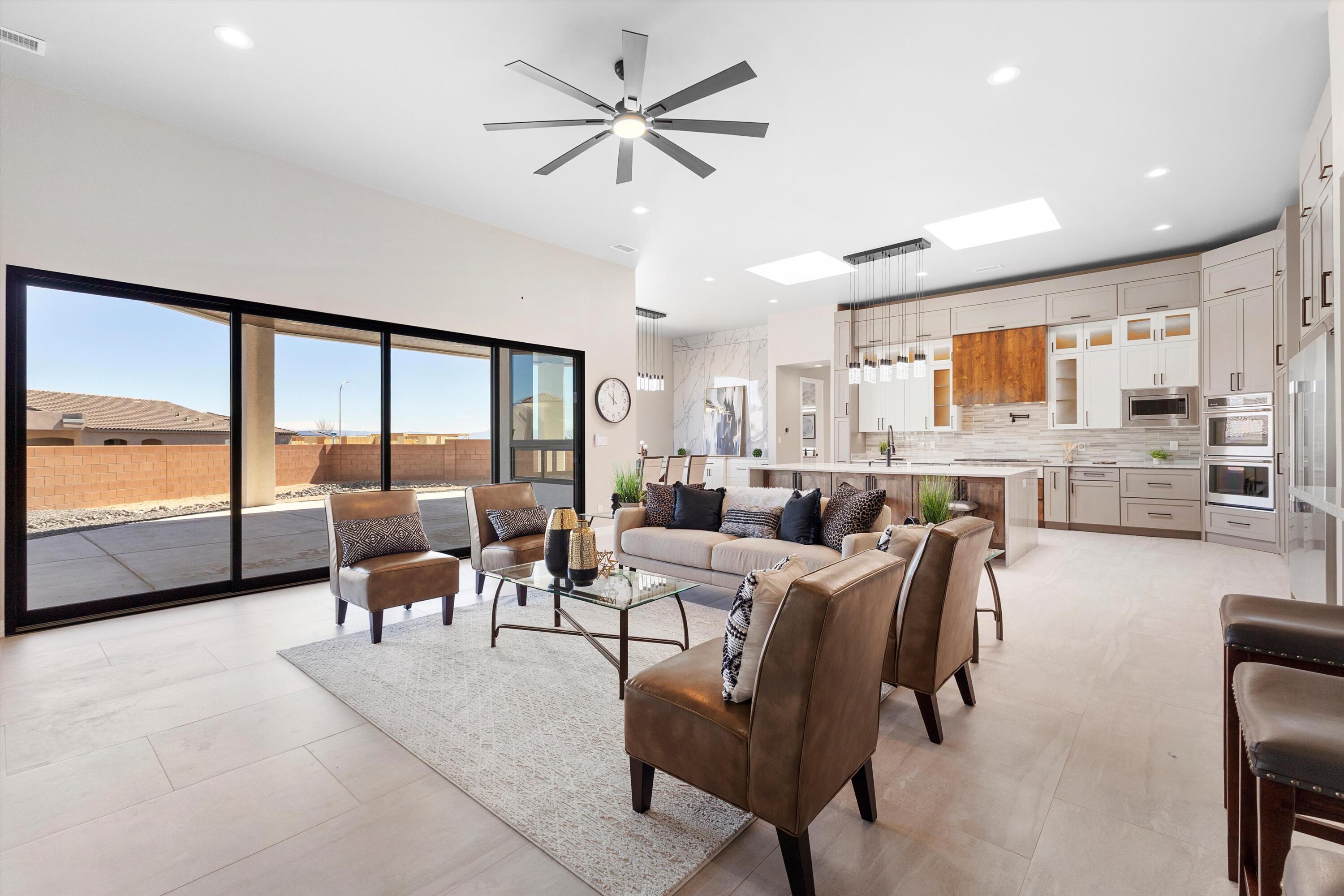 6608 Petirrojo Road NW