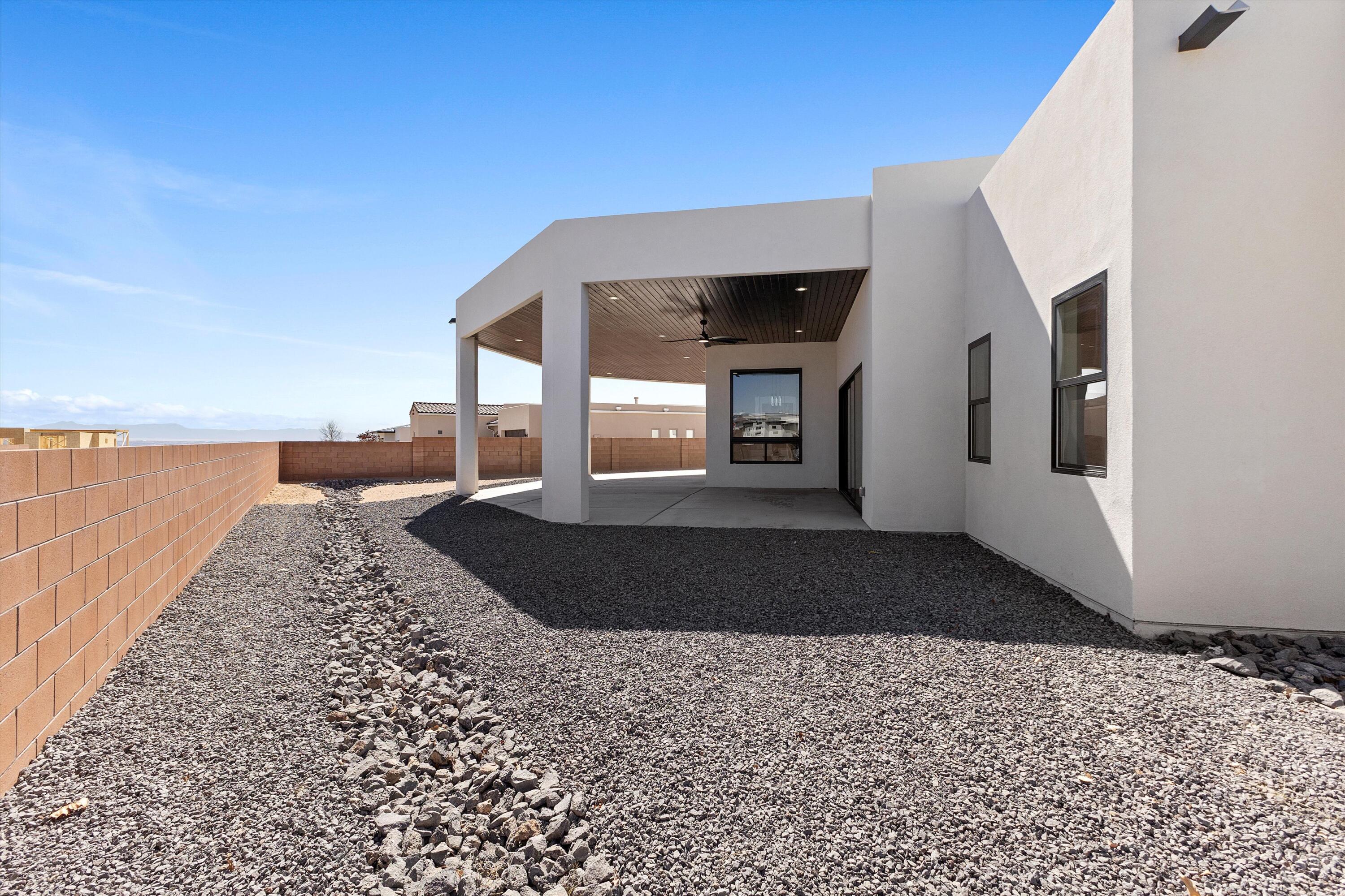 6608 Petirrojo Road NW