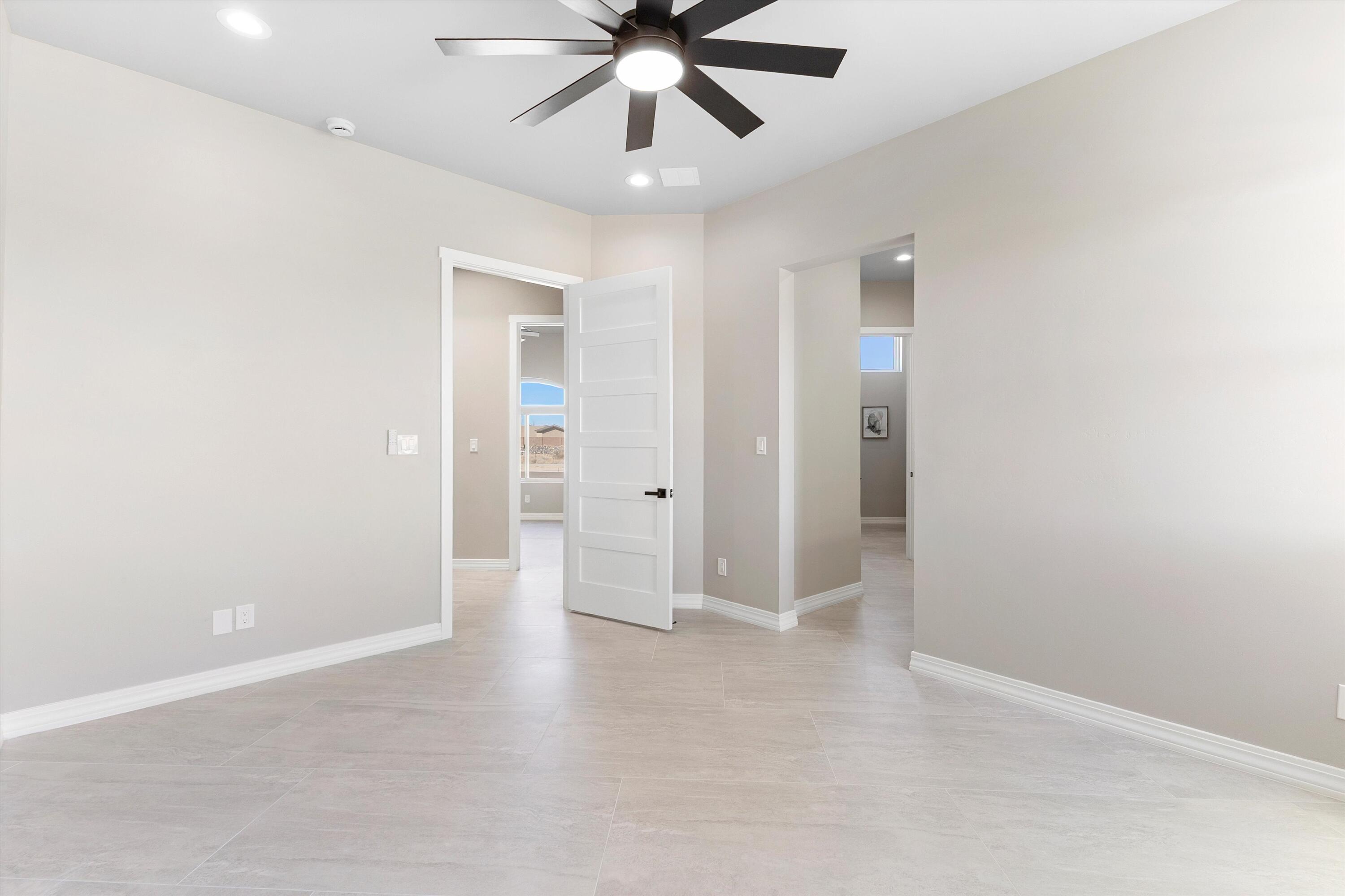 6608 Petirrojo Road NW