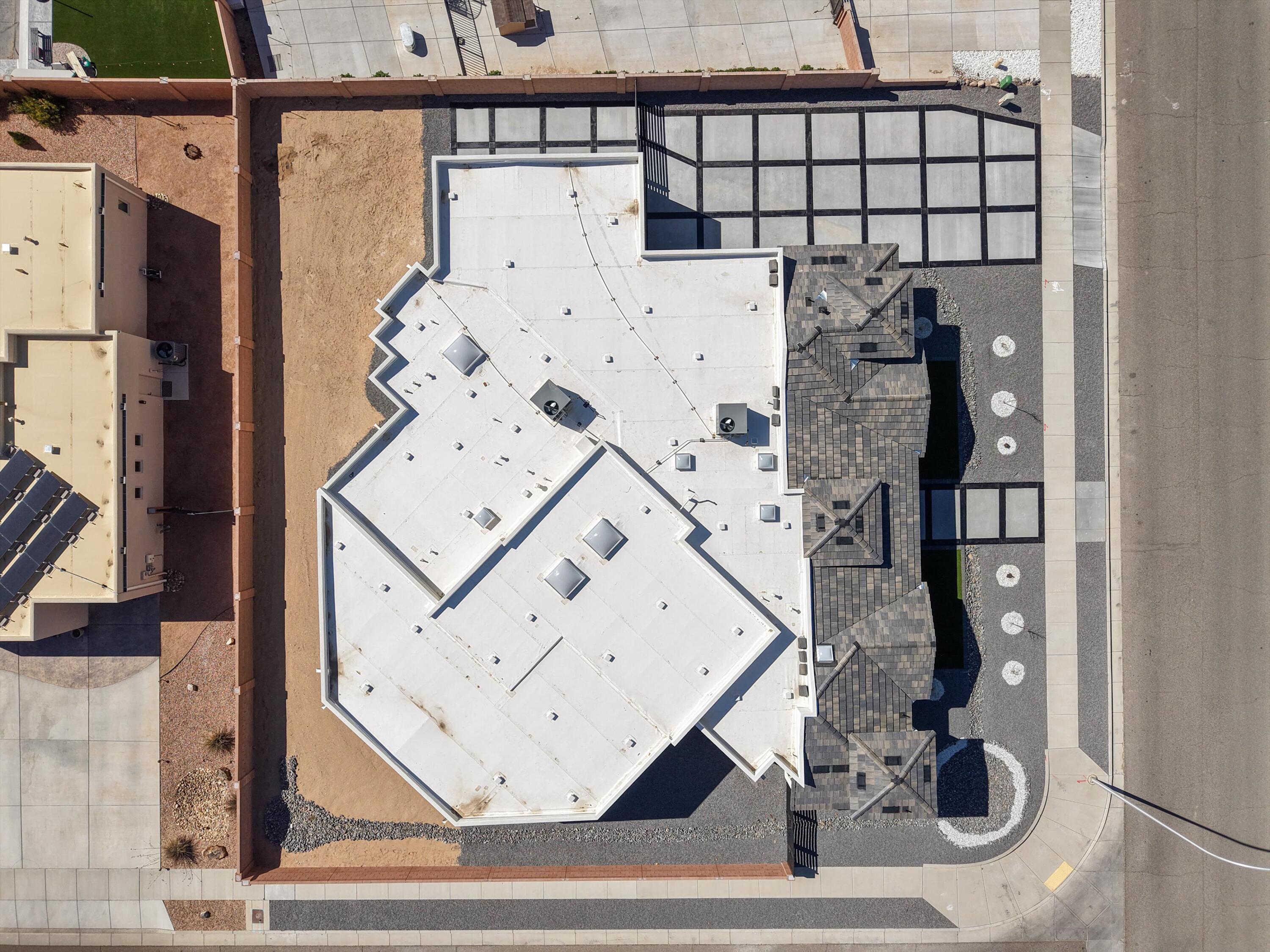 6608 Petirrojo Road NW