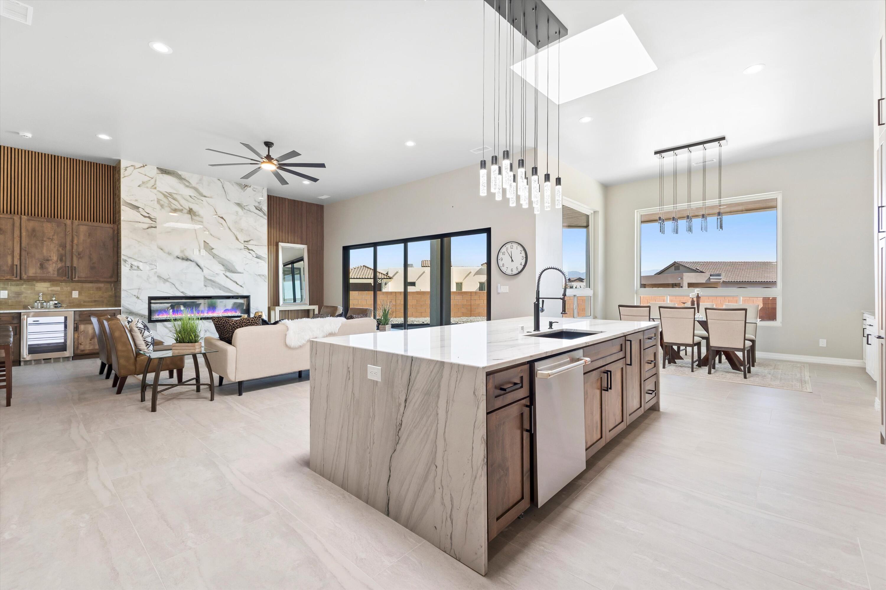 6608 Petirrojo Road NW