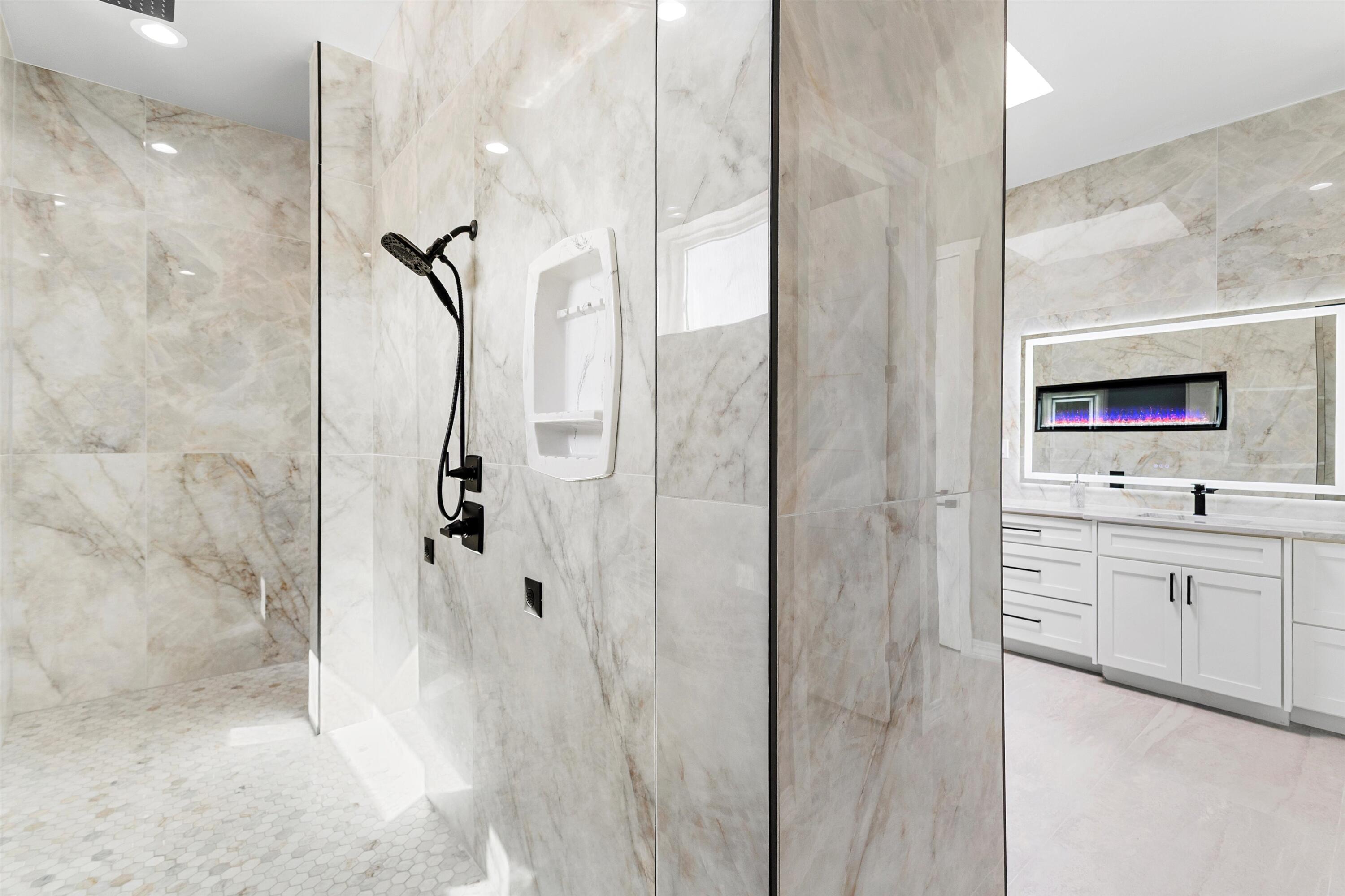 6608 Petirrojo Road NW