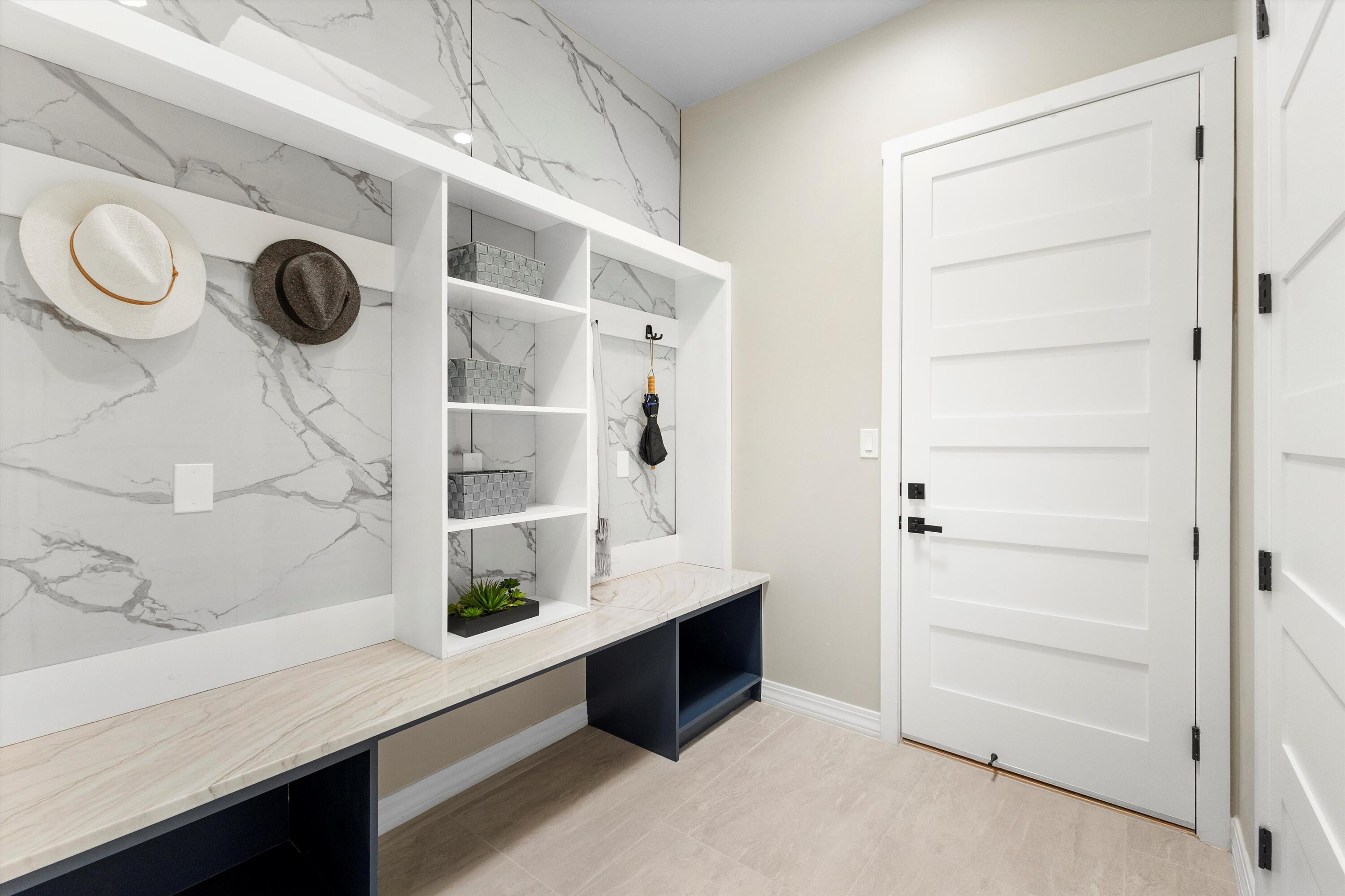 6608 Petirrojo Road NW