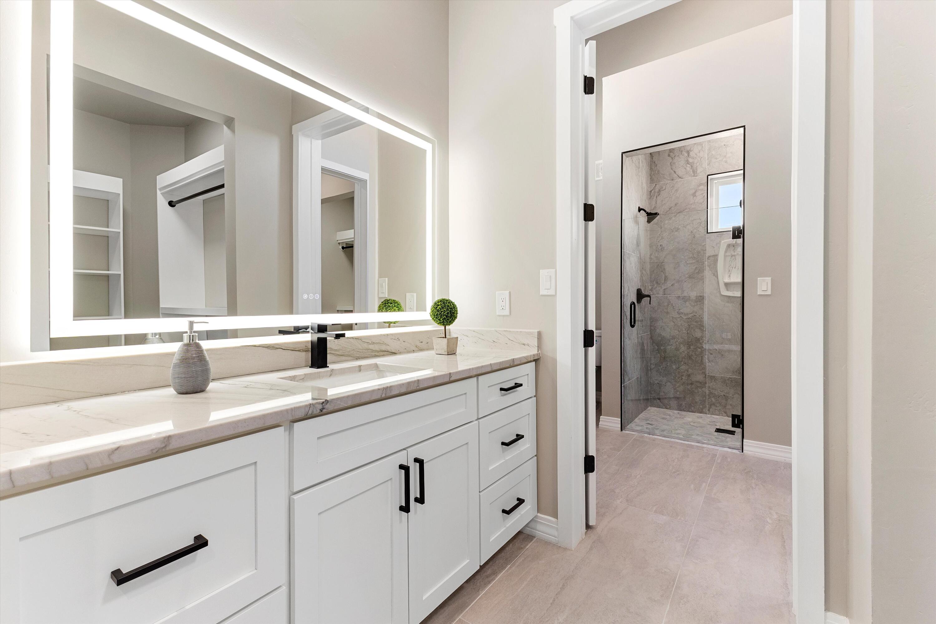 6608 Petirrojo Road NW