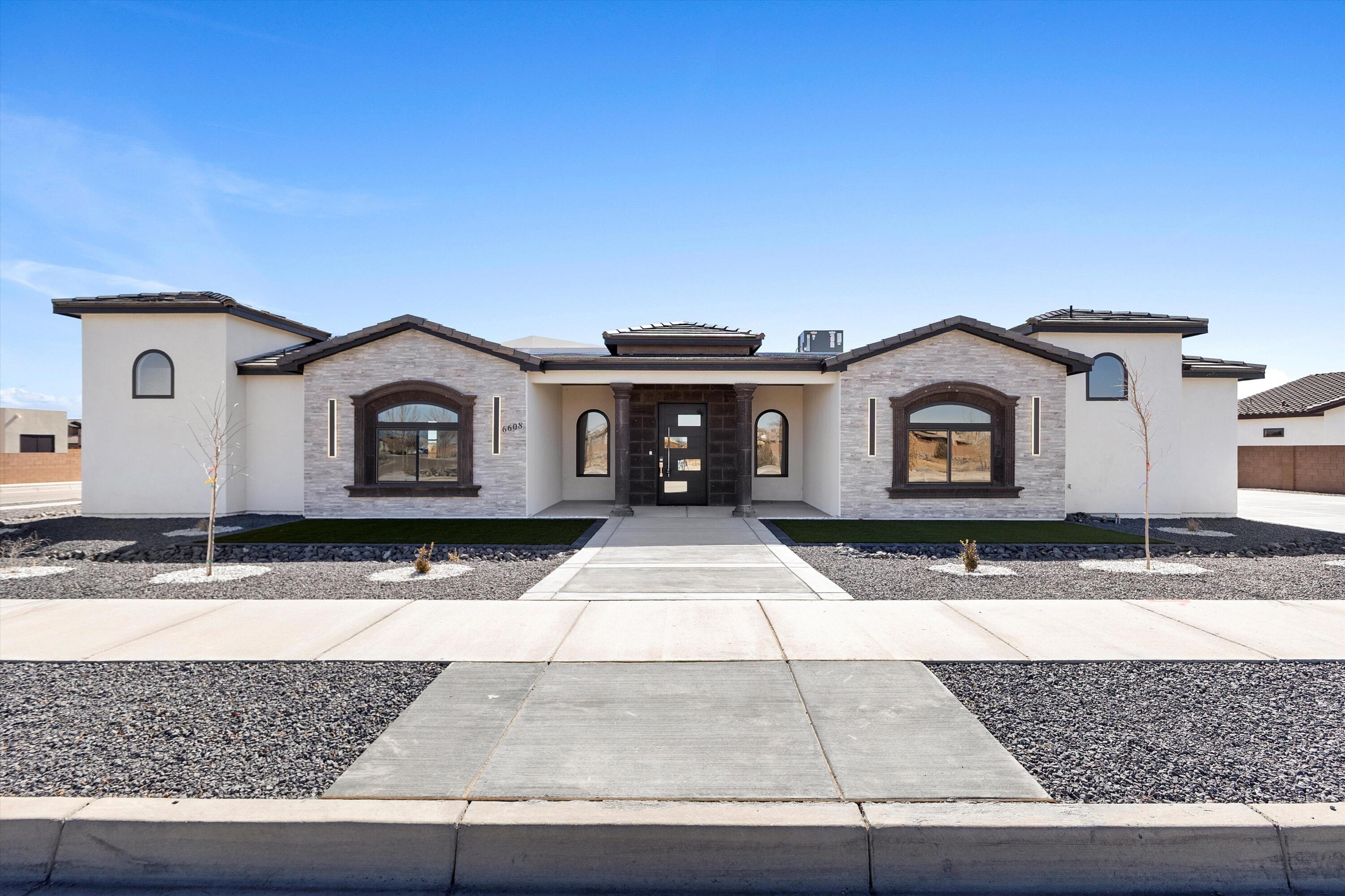 6608 Petirrojo Road NW