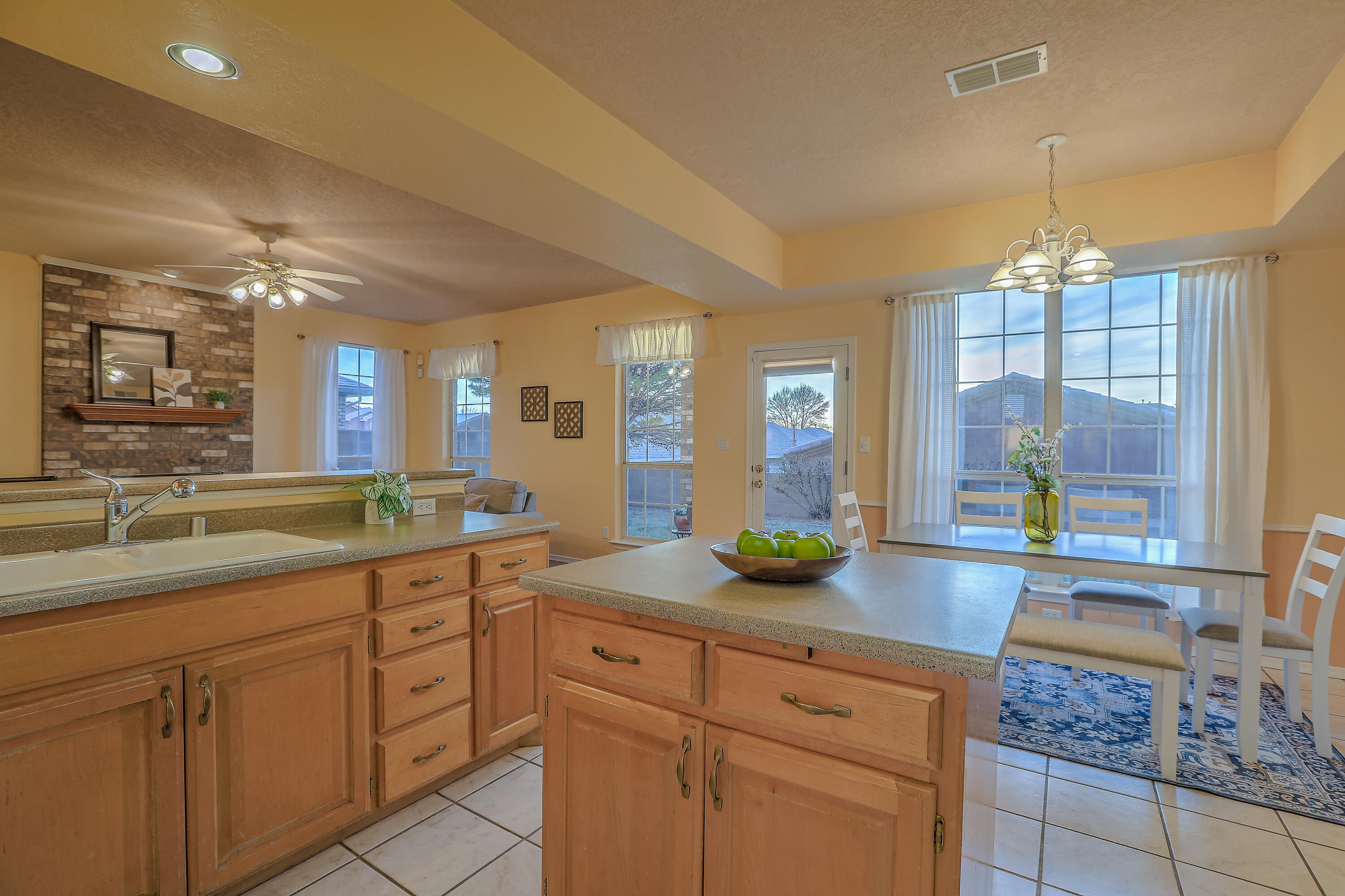 8305 Calle Soquelle NE