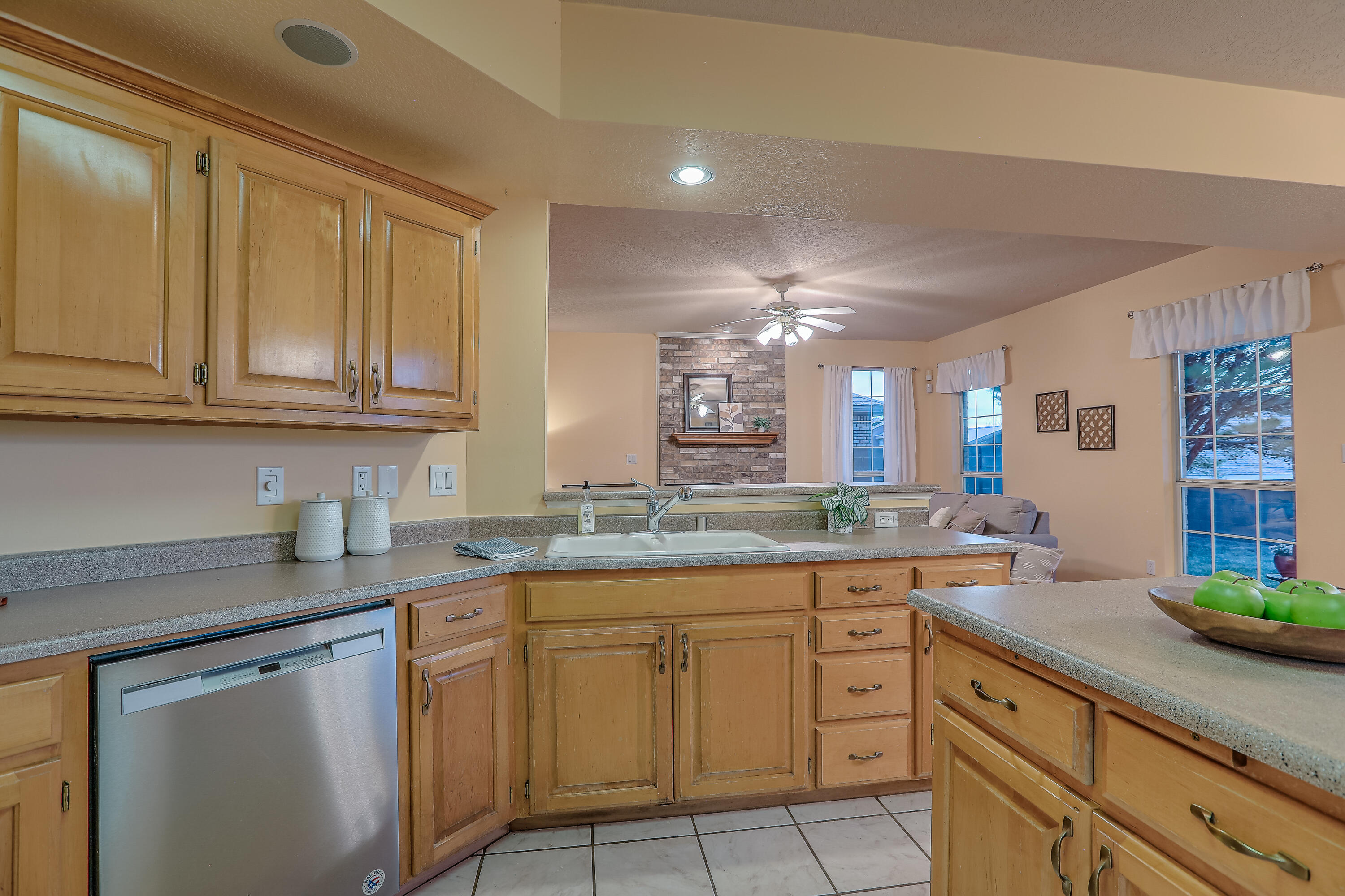 8305 Calle Soquelle NE