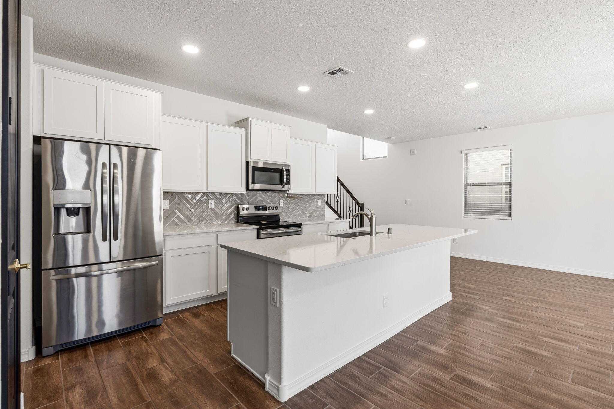 5765 Cosmo Court NE