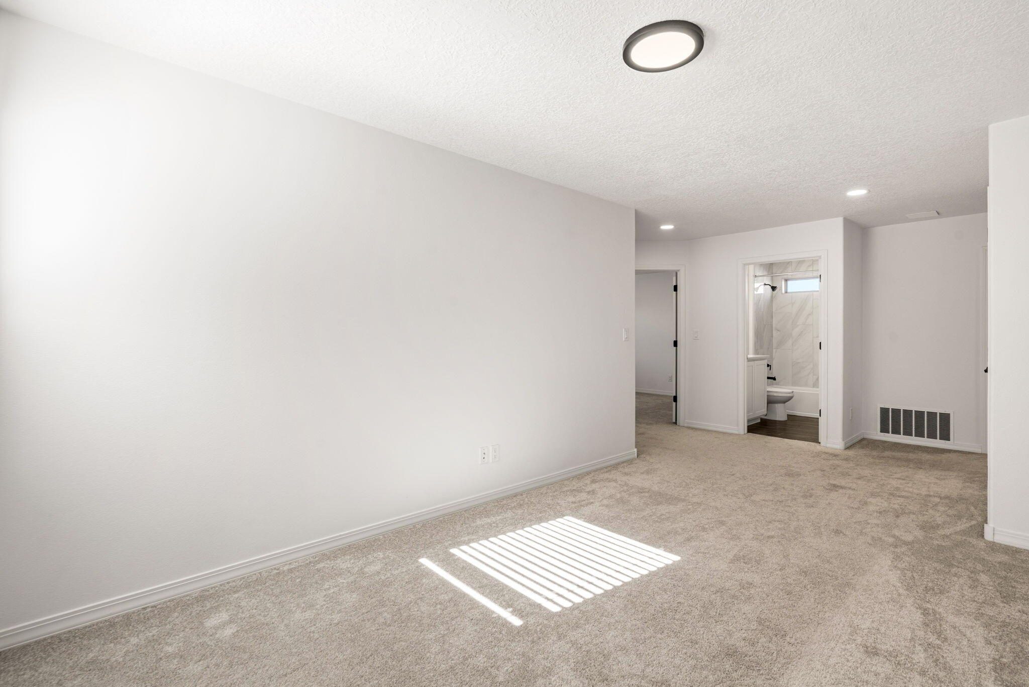 5765 Cosmo Court NE