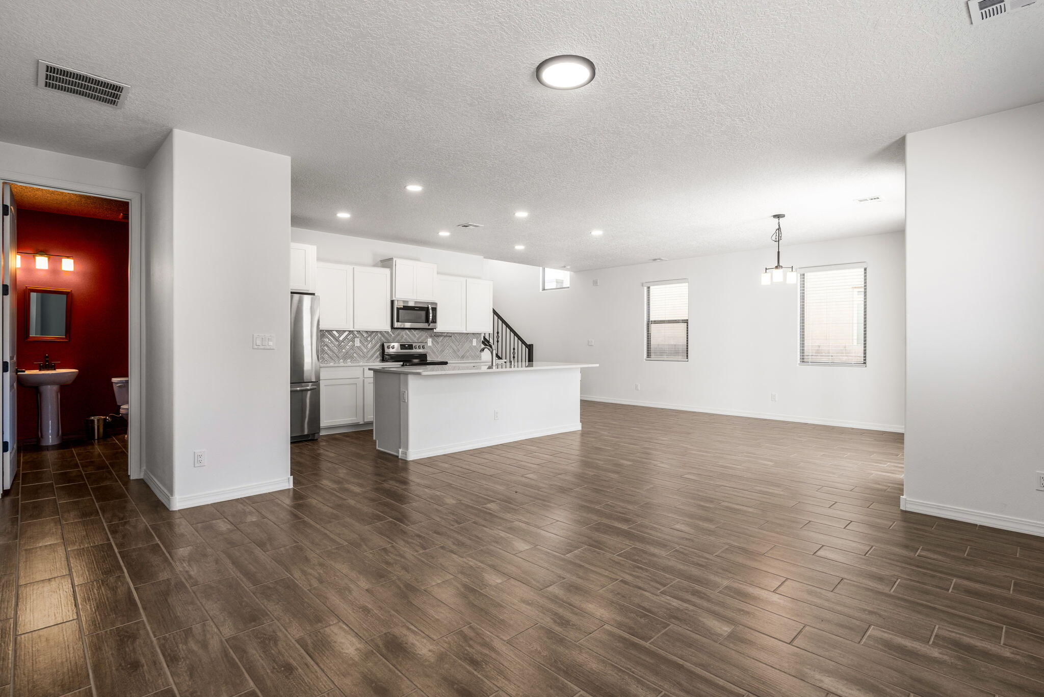 5765 Cosmo Court NE