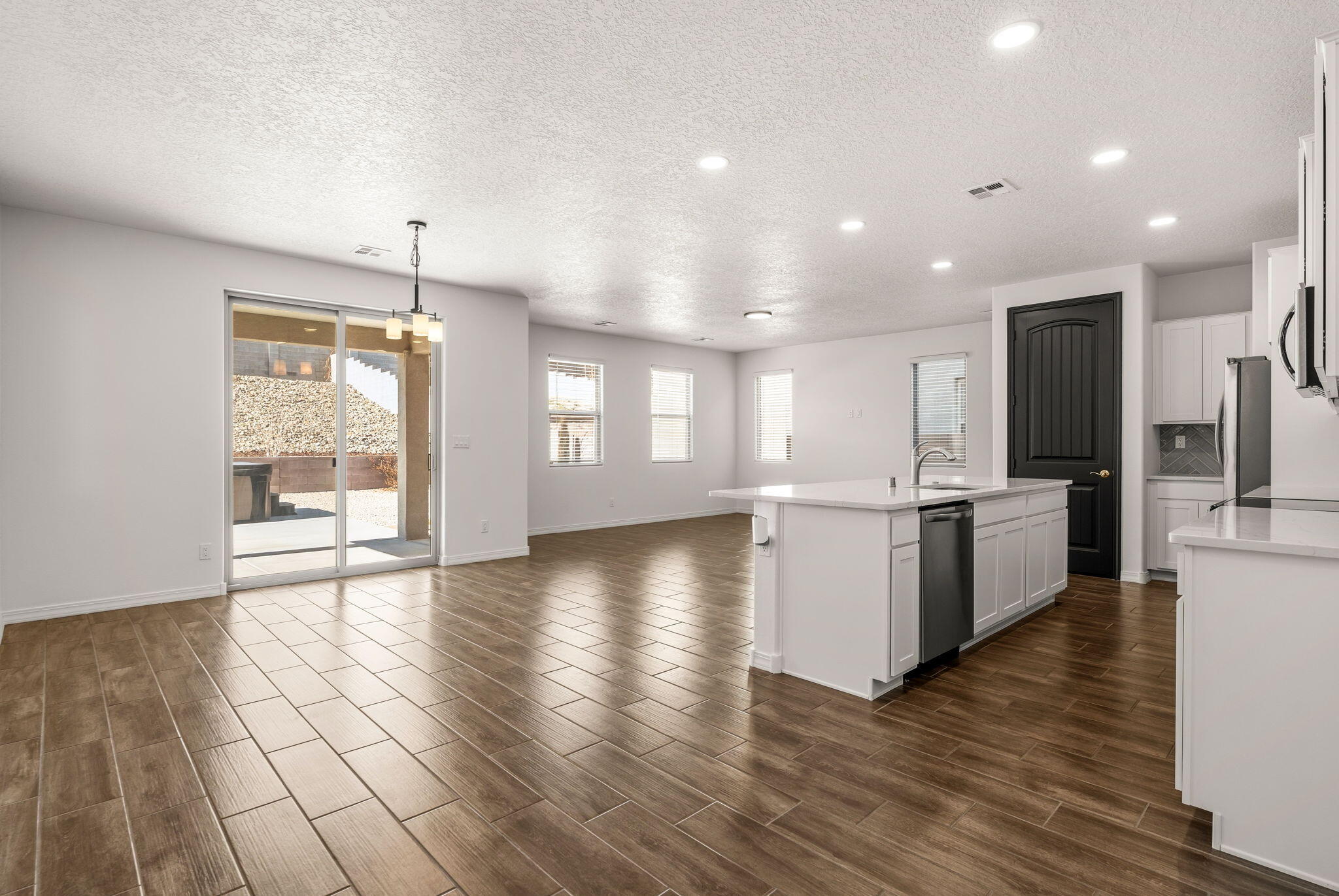 5765 Cosmo Court NE