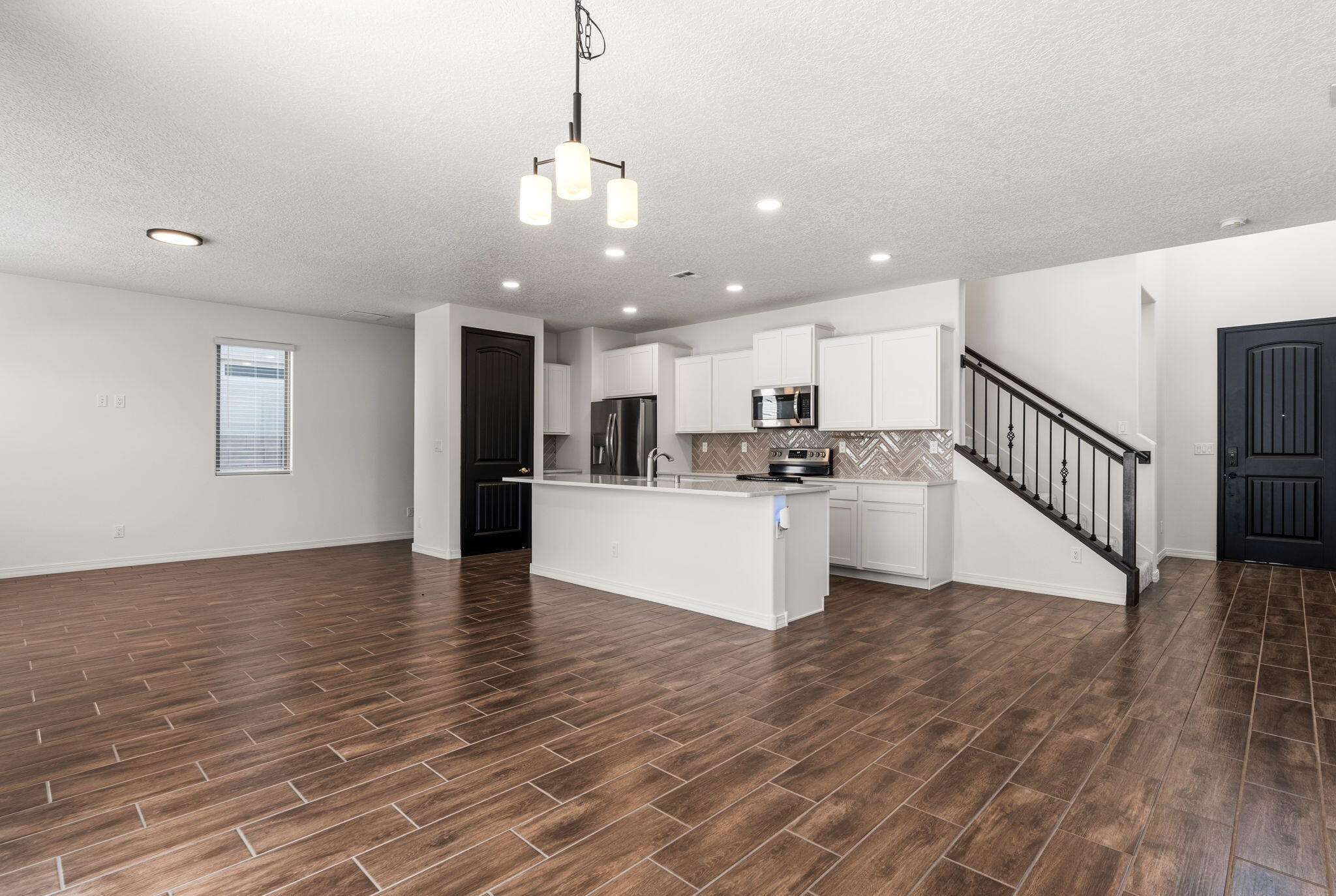 5765 Cosmo Court NE