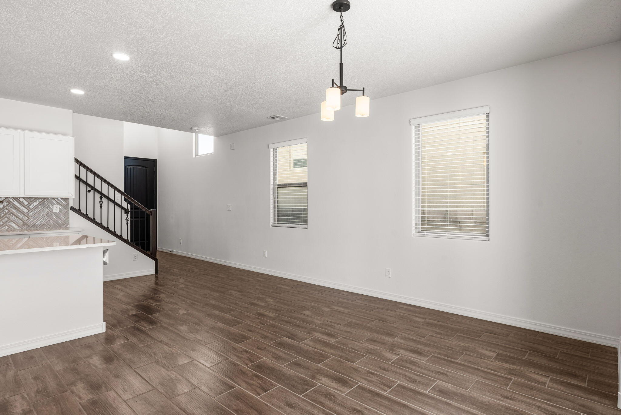 5765 Cosmo Court NE