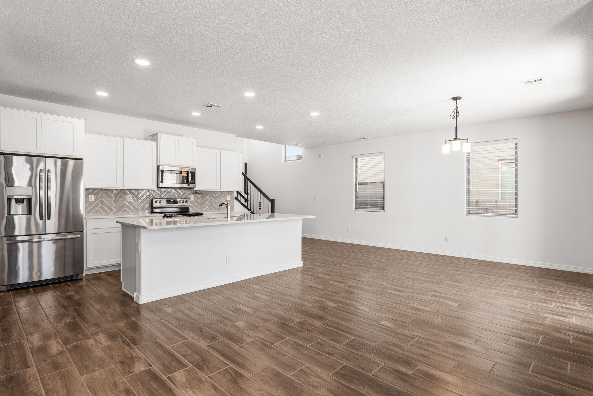 5765 Cosmo Court NE