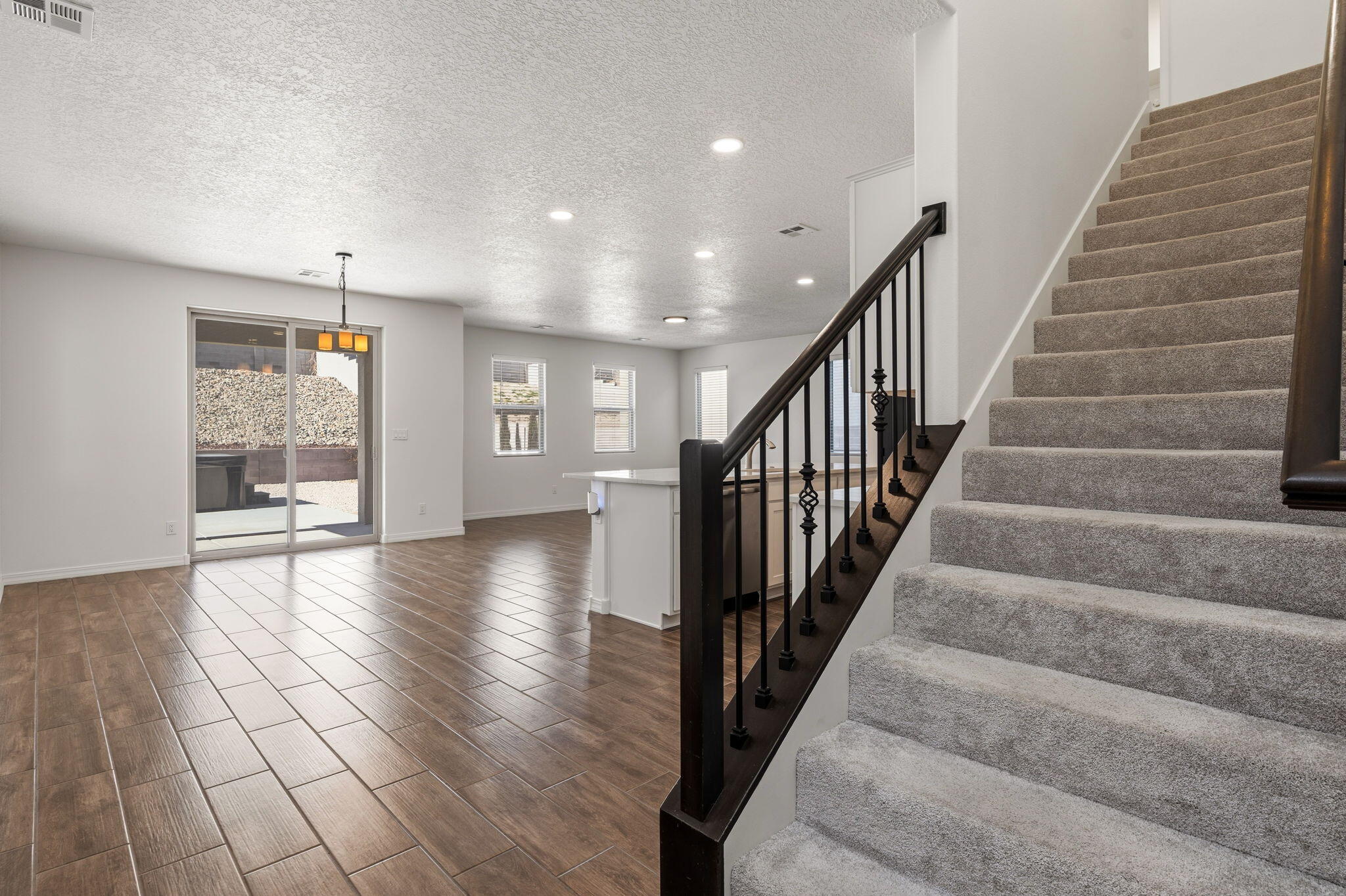 5765 Cosmo Court NE