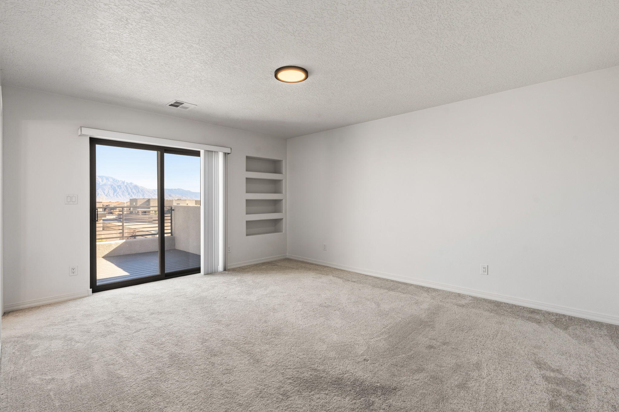 5765 Cosmo Court NE