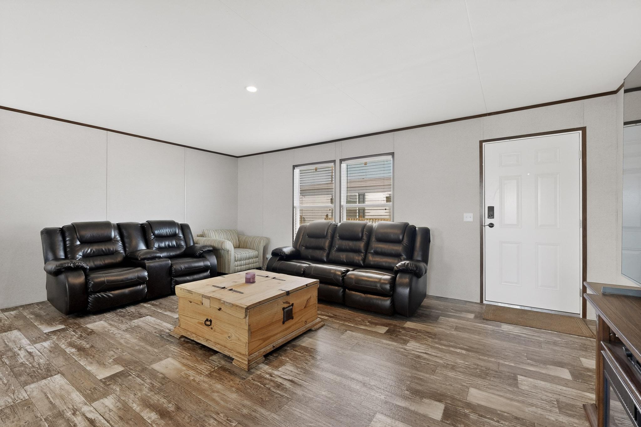 1117 W Delgado Avenue