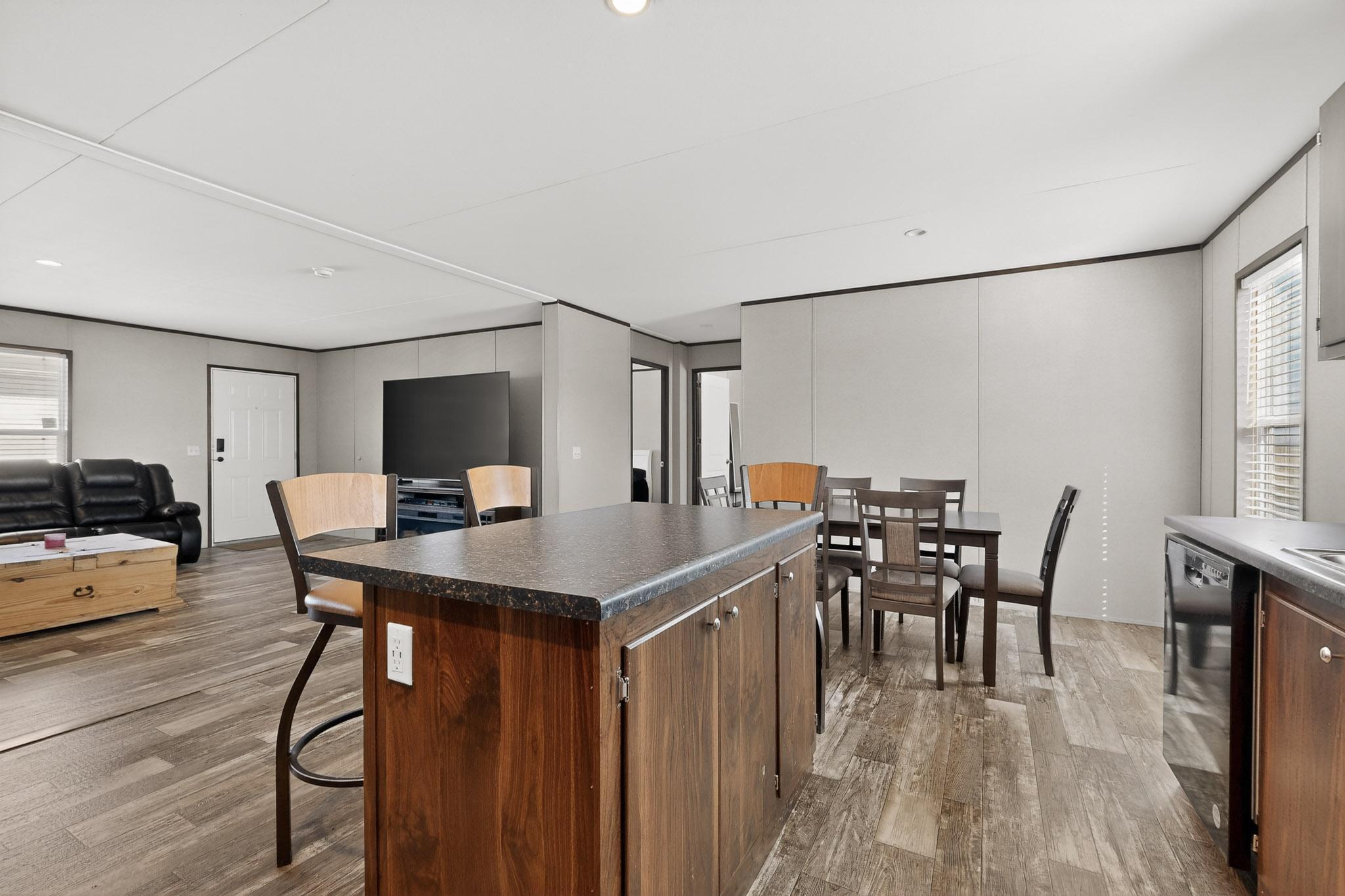 1117 W Delgado Avenue