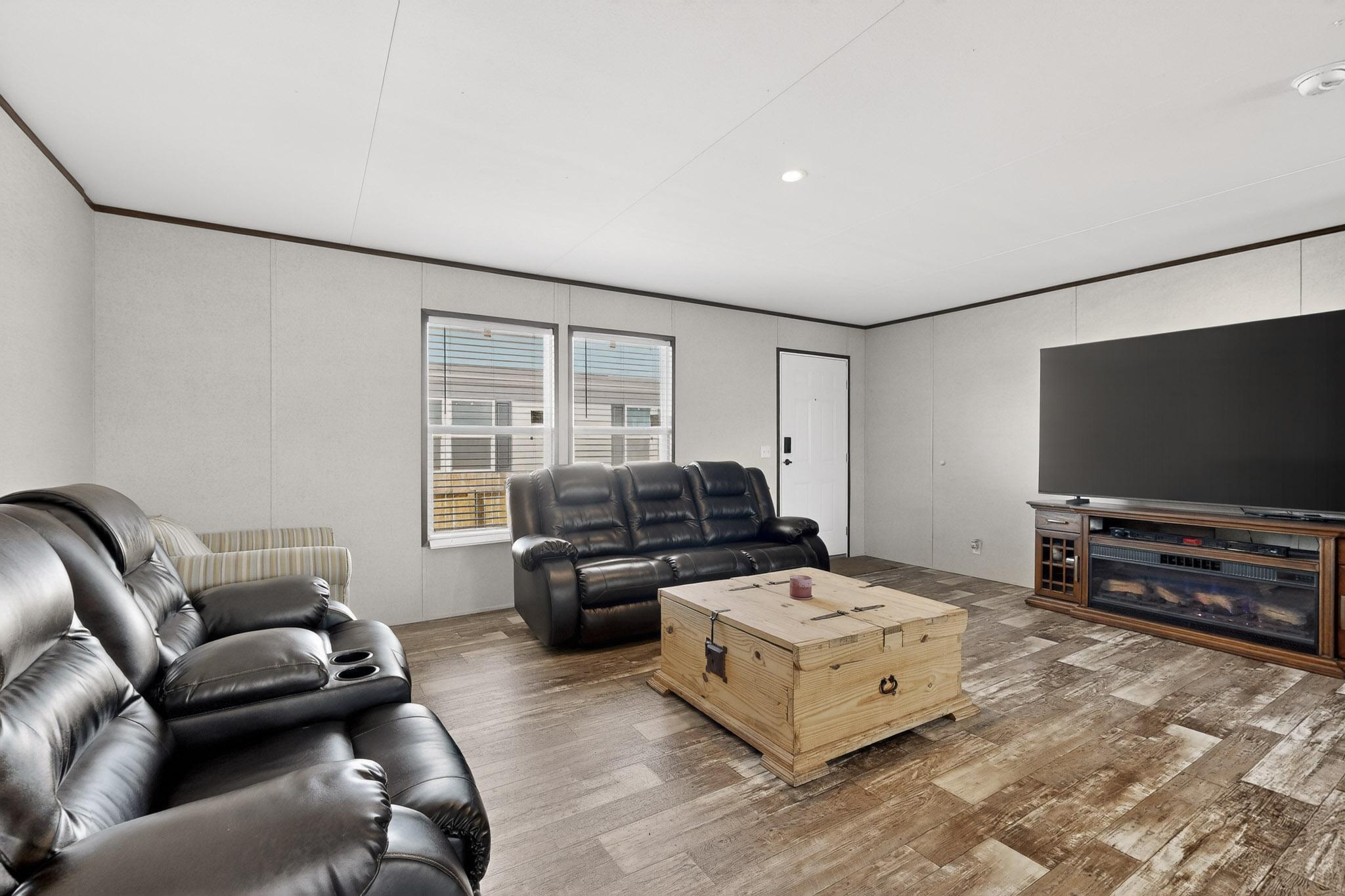 1117 W Delgado Avenue