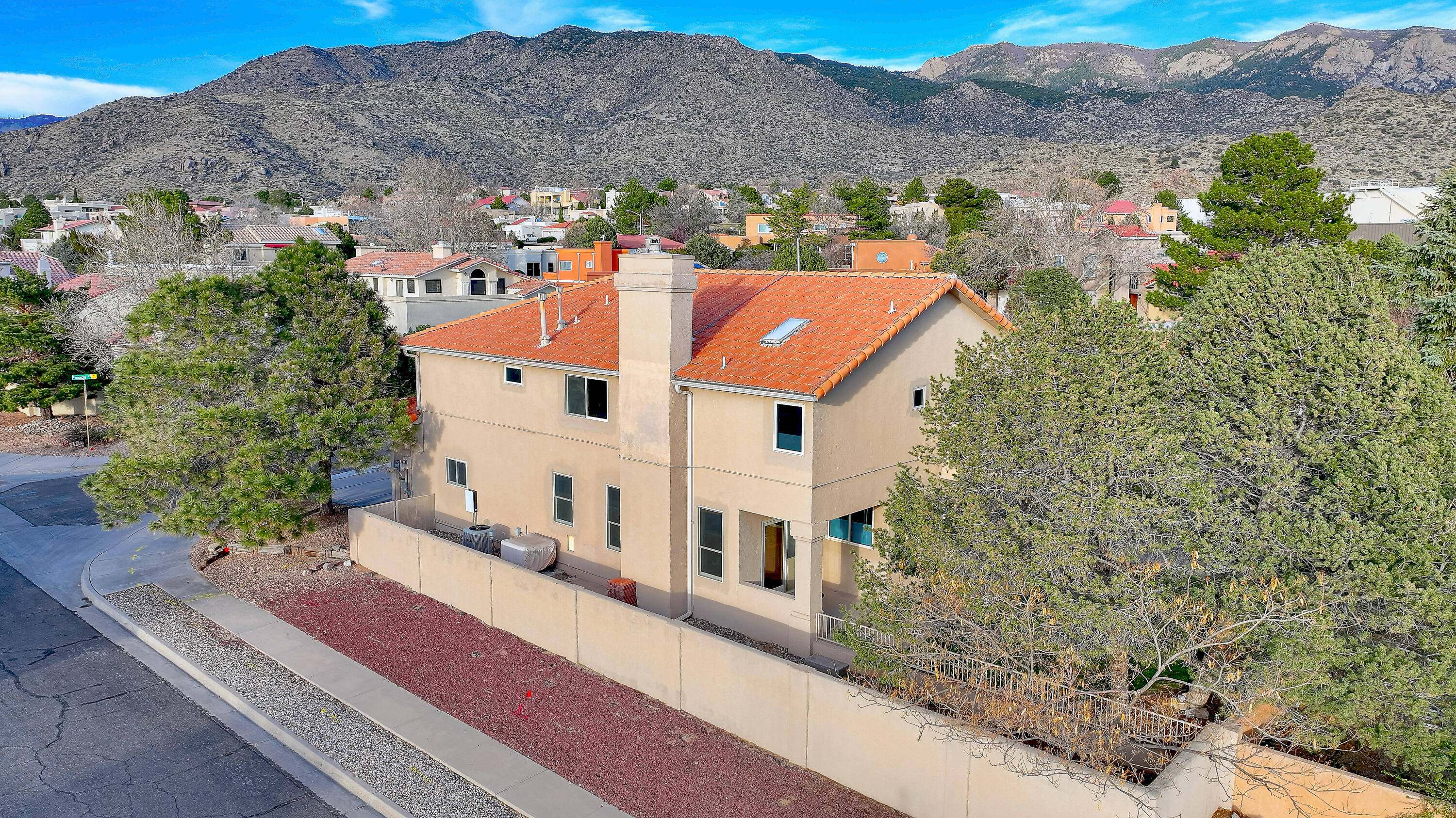 13400 Pinnacle Court NE