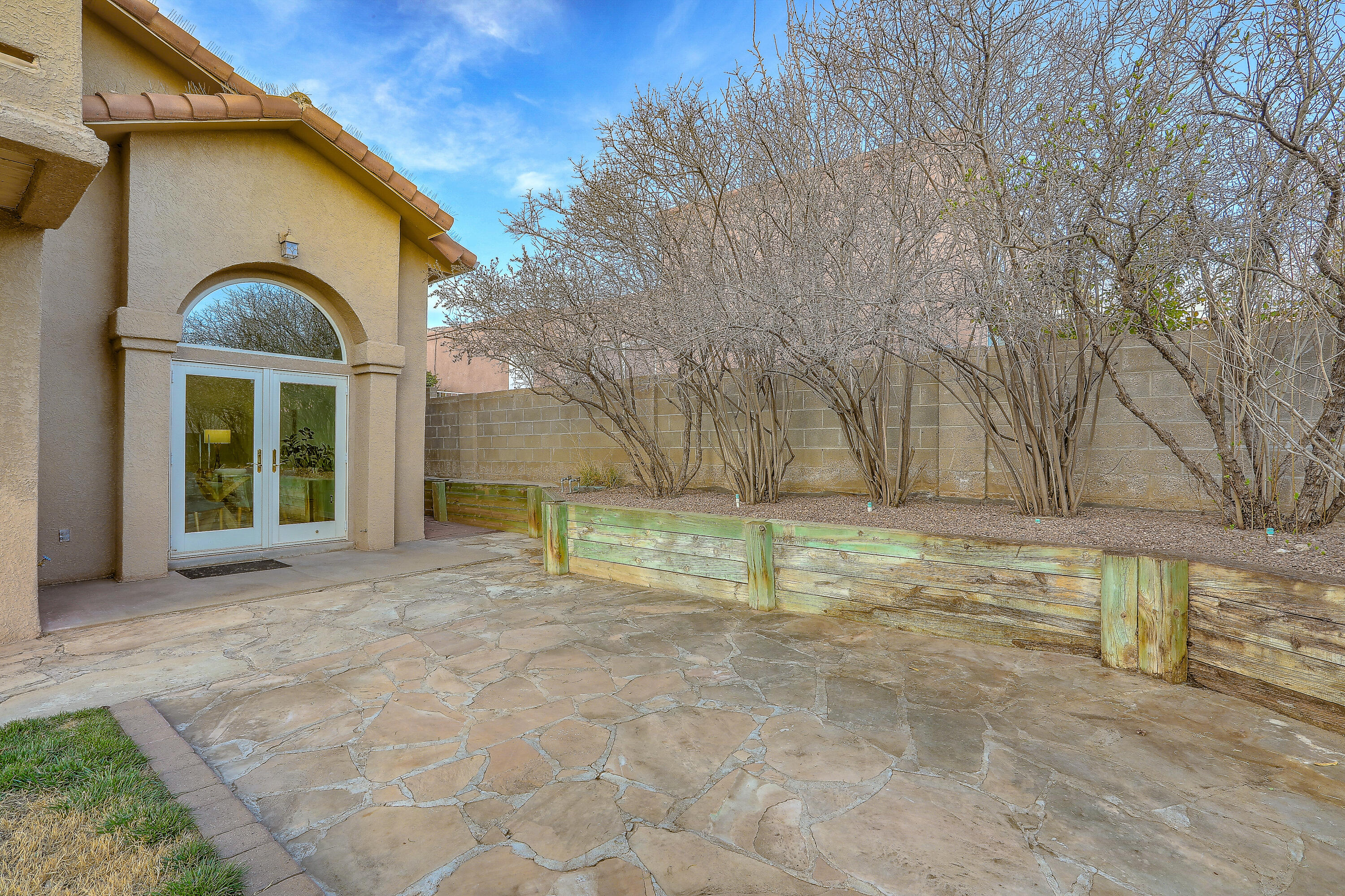 13400 Pinnacle Court NE